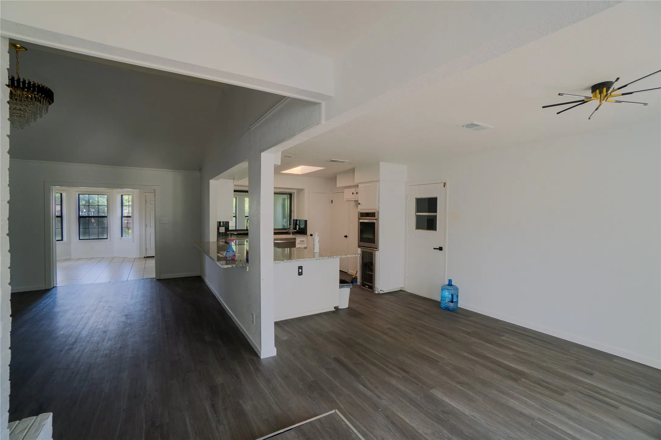 Single Family Residence For Sale in Tarrant County , 7709 Marlborough Drive W, Fort Worth, Texas 76134, 4 Bedroom, 2 Bathroom, 2 Garage spaces, 2,088 Sqft, built in 1972, mls#21219314, Real Estate Agent in Fort Worth, Homes For Sale in Tarrant county, Homes For Sale in Fort Worth, Realtor in Fort Worth Texas, Real Estate Brokerage Independent Realty Texas, Luminita Cordes Realtor
