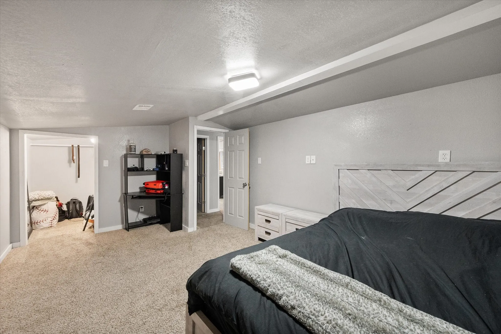Single Family Residence For Sale in Ellis County , 671 Robnett Road, Waxahachie, Texas 75165, 5 Bedrooms, 4 Bathrooms, 6 Garage spaces, 2,281 Sqft, built in 2017, Preowned, Price $1,260,000, mls#21219298, Real Estate Agent in Waxahachie, Homes For Sale in Ellis county, Homes For Sale in Waxahachie, Realtor in Waxahachie Texas, Real Estate Brokerage Independent Realty Texas, Luminita Cordes Realtor