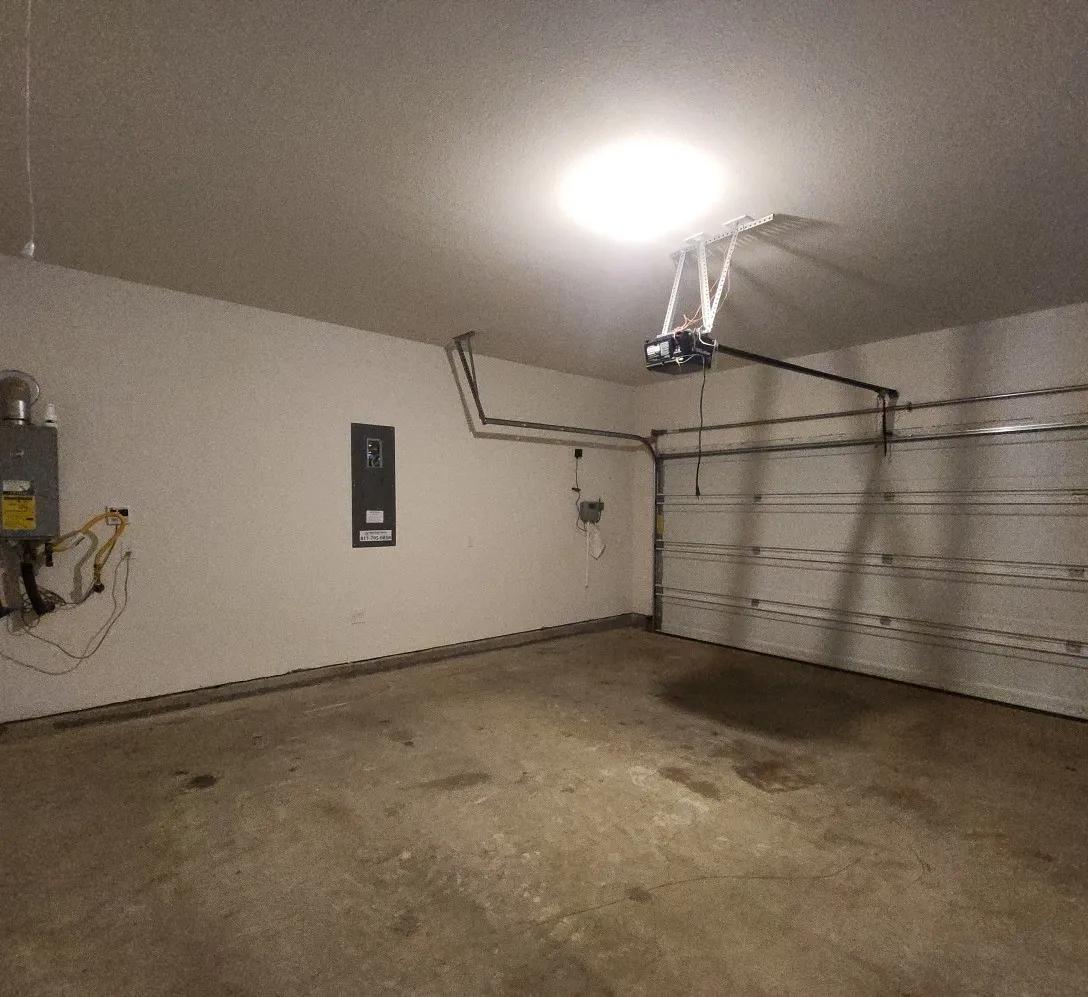 Single Family Residence For Sale in Denton County , 11132 Canyon Oak Street, Aubrey, Texas 76227, 3 Bedroom, 2 Bathroom, 2 Garage spaces, 1,633 Sqft, built in 2022, Preowned, mls#21219115, Real Estate Agent in Aubrey, Homes For Sale in Denton county, Homes For Sale in Aubrey, Realtor in Aubrey Texas, Real Estate Brokerage Independent Realty Texas, Luminita Cordes Realtor