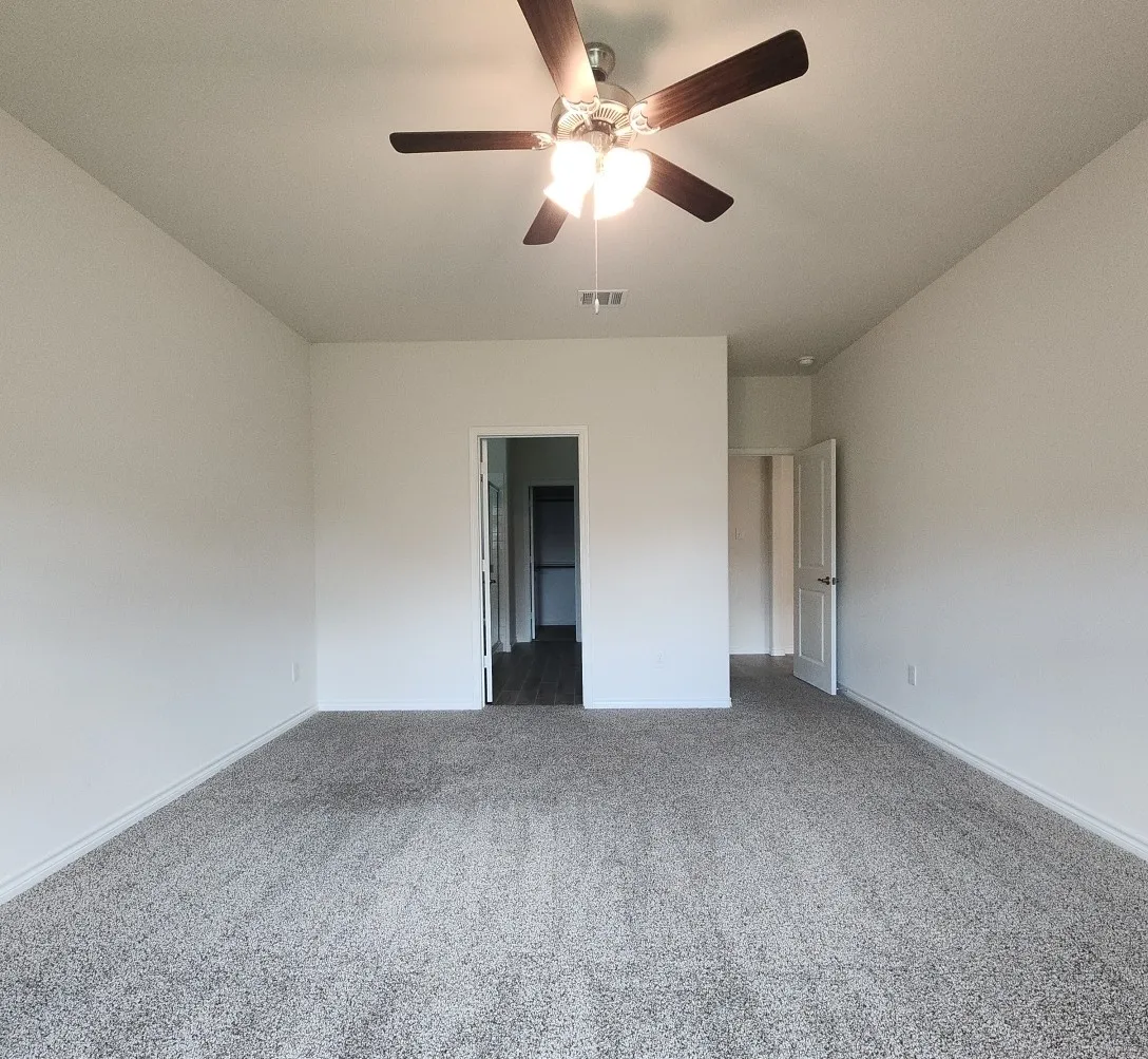Single Family Residence For Sale in Denton County , 11132 Canyon Oak Street, Aubrey, Texas 76227, 3 Bedroom, 2 Bathroom, 2 Garage spaces, 1,633 Sqft, built in 2022, Preowned, mls#21219115, Real Estate Agent in Aubrey, Homes For Sale in Denton county, Homes For Sale in Aubrey, Realtor in Aubrey Texas, Real Estate Brokerage Independent Realty Texas, Luminita Cordes Realtor