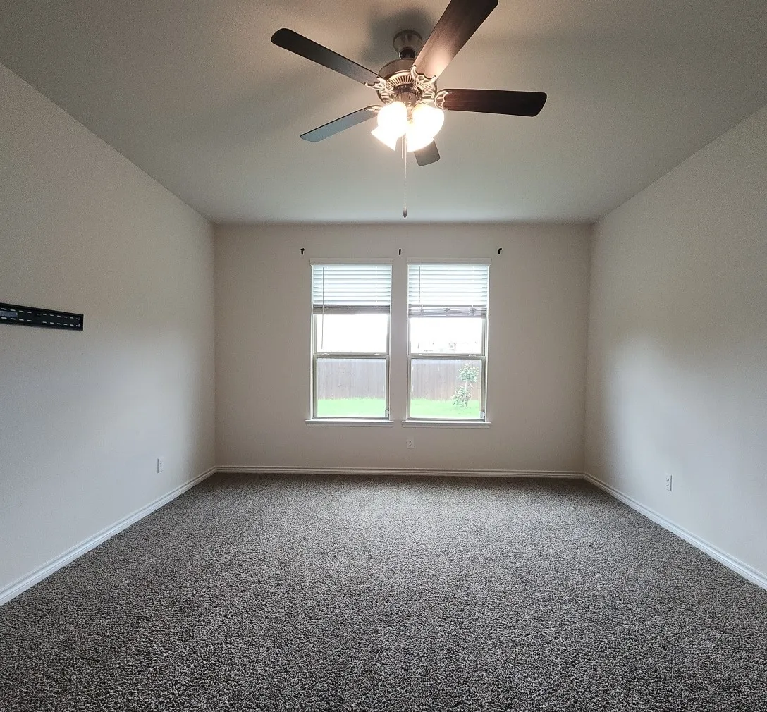 Single Family Residence For Sale in Denton County , 11132 Canyon Oak Street, Aubrey, Texas 76227, 3 Bedroom, 2 Bathroom, 2 Garage spaces, 1,633 Sqft, built in 2022, Preowned, mls#21219115, Real Estate Agent in Aubrey, Homes For Sale in Denton county, Homes For Sale in Aubrey, Realtor in Aubrey Texas, Real Estate Brokerage Independent Realty Texas, Luminita Cordes Realtor