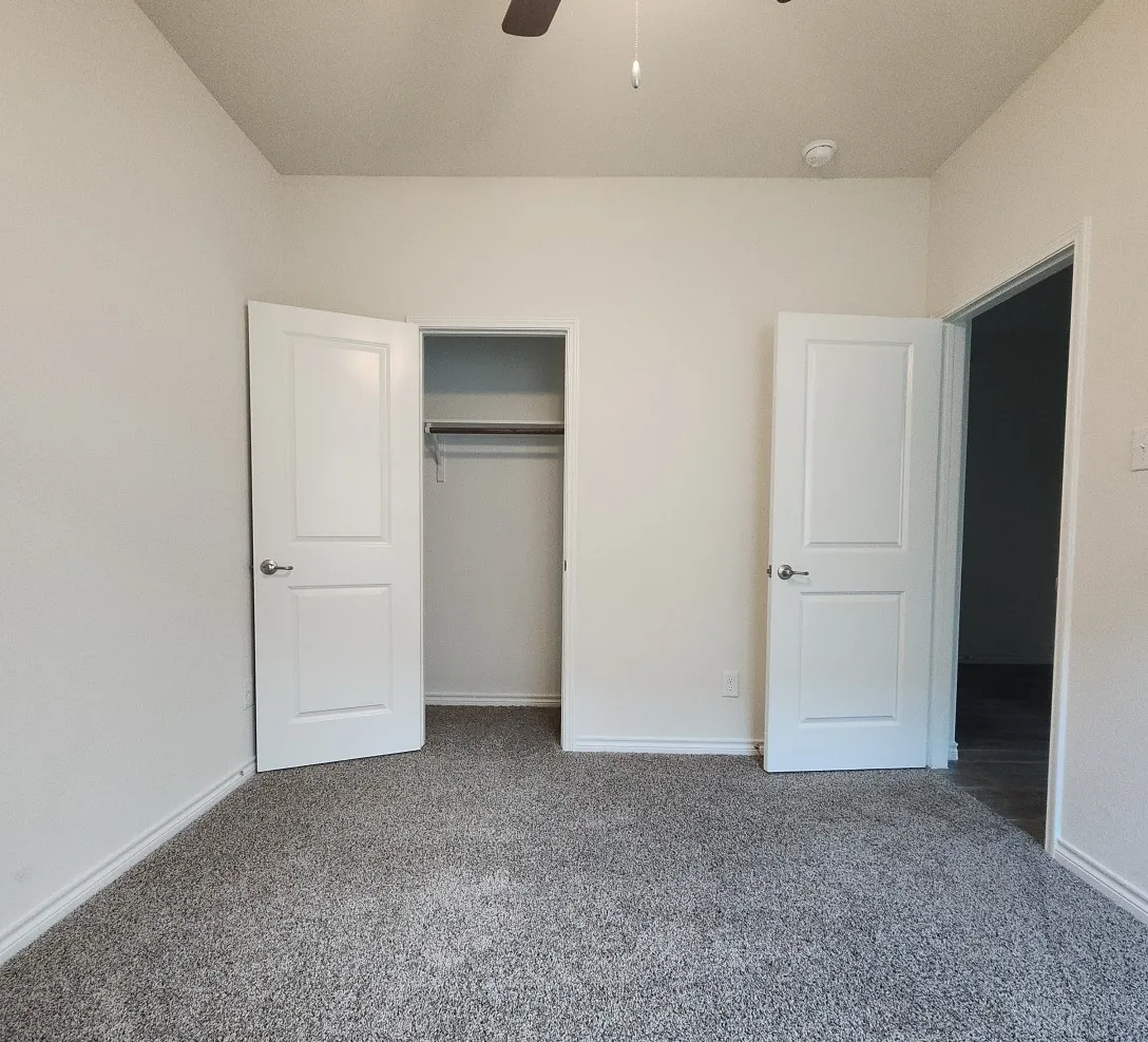 Single Family Residence For Sale in Denton County , 11132 Canyon Oak Street, Aubrey, Texas 76227, 3 Bedroom, 2 Bathroom, 2 Garage spaces, 1,633 Sqft, built in 2022, Preowned, mls#21219115, Real Estate Agent in Aubrey, Homes For Sale in Denton county, Homes For Sale in Aubrey, Realtor in Aubrey Texas, Real Estate Brokerage Independent Realty Texas, Luminita Cordes Realtor