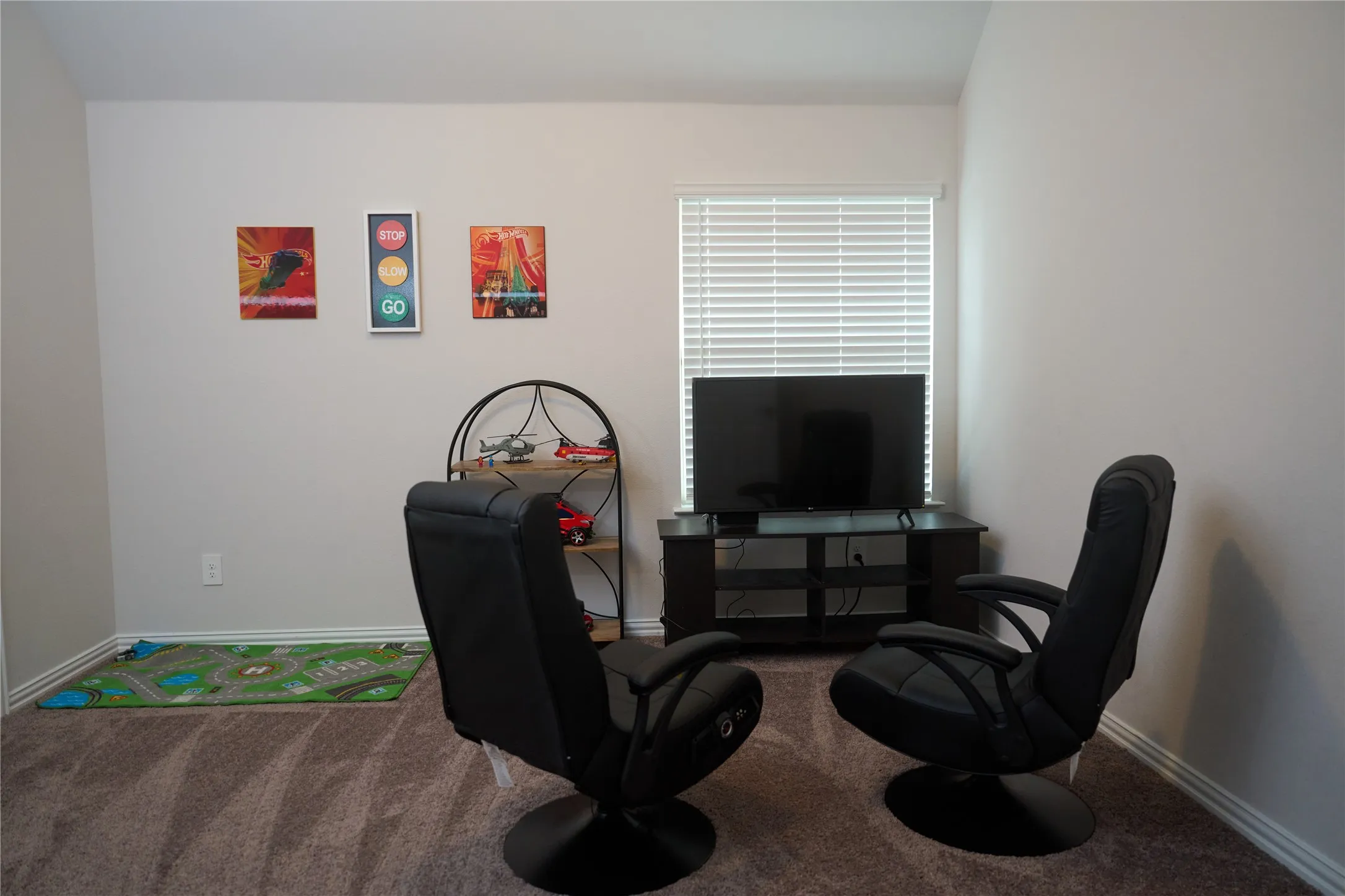Single Family Residence For Sale in Dallas County , 105 Wild River Court, De Soto, Texas 75115, 5 Bedroom, 4 Bathroom, 2 Garage spaces, 4,210 Sqft, built in 2021, Preowned, mls#21219353, Real Estate Agent in De Soto, Homes For Sale in Dallas county, Homes For Sale in De Soto, Realtor in De Soto Texas, Real Estate Brokerage Independent Realty Texas, Luminita Cordes Realtor