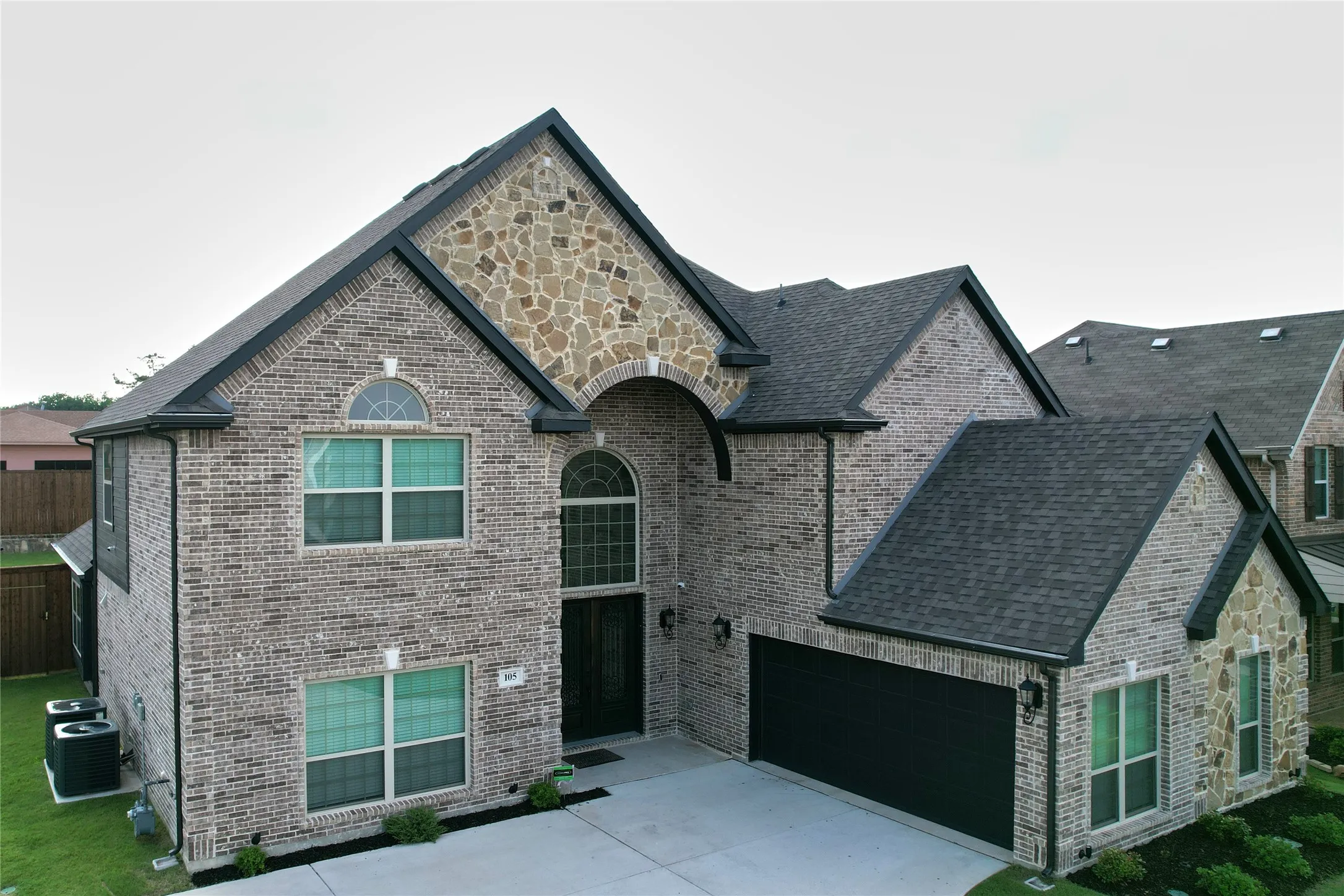 Single Family Residence For Sale in Dallas County , 105 Wild River Court, De Soto, Texas 75115, 5 Bedroom, 4 Bathroom, 2 Garage spaces, 4,210 Sqft, built in 2021, Preowned, mls#21219353, Real Estate Agent in De Soto, Homes For Sale in Dallas county, Homes For Sale in De Soto, Realtor in De Soto Texas, Real Estate Brokerage Independent Realty Texas, Luminita Cordes Realtor