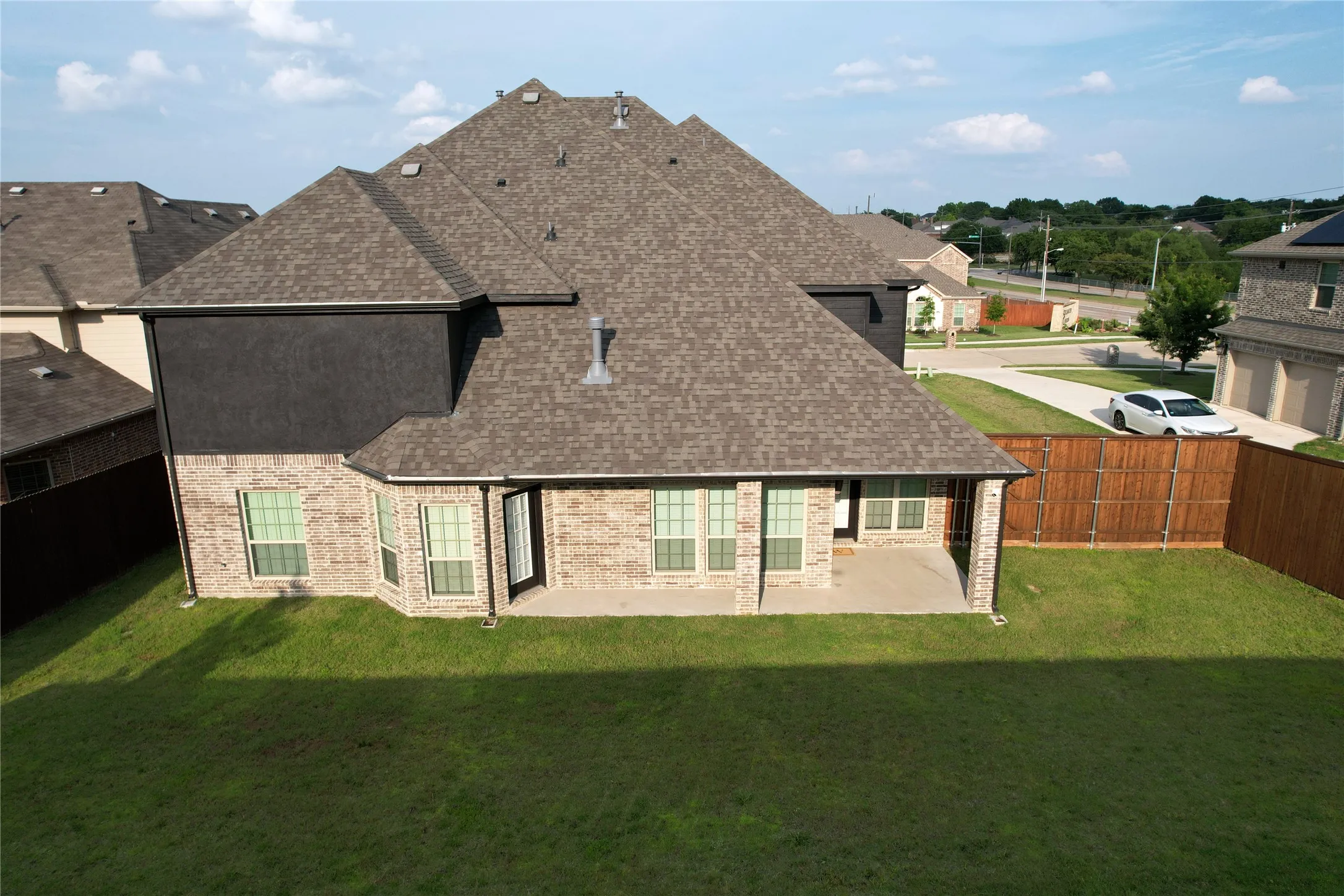 Single Family Residence For Sale in Dallas County , 105 Wild River Court, De Soto, Texas 75115, 5 Bedroom, 4 Bathroom, 2 Garage spaces, 4,210 Sqft, built in 2021, Preowned, mls#21219353, Real Estate Agent in De Soto, Homes For Sale in Dallas county, Homes For Sale in De Soto, Realtor in De Soto Texas, Real Estate Brokerage Independent Realty Texas, Luminita Cordes Realtor