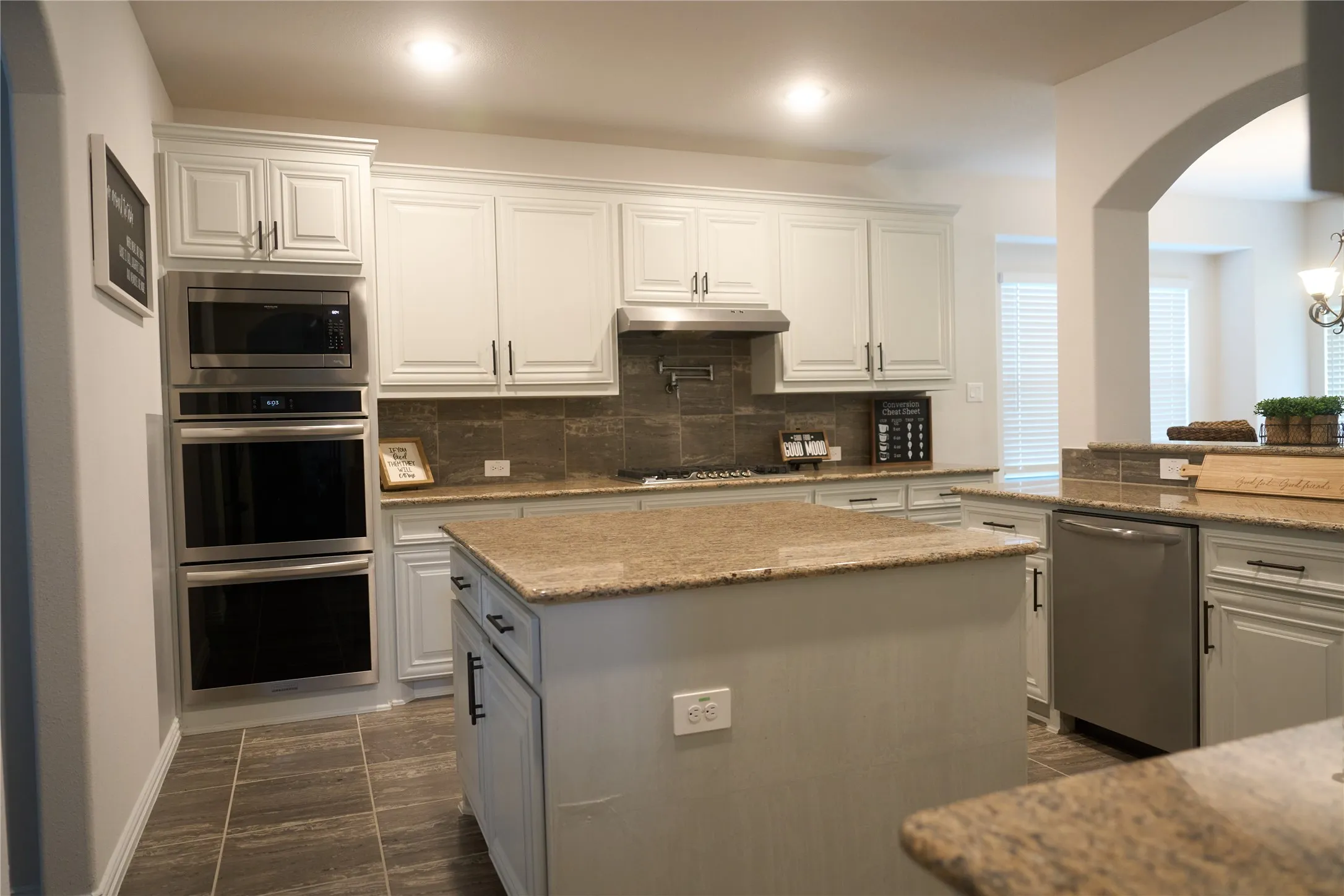 Single Family Residence For Sale in Dallas County , 105 Wild River Court, De Soto, Texas 75115, 5 Bedroom, 4 Bathroom, 2 Garage spaces, 4,210 Sqft, built in 2021, Preowned, mls#21219353, Real Estate Agent in De Soto, Homes For Sale in Dallas county, Homes For Sale in De Soto, Realtor in De Soto Texas, Real Estate Brokerage Independent Realty Texas, Luminita Cordes Realtor