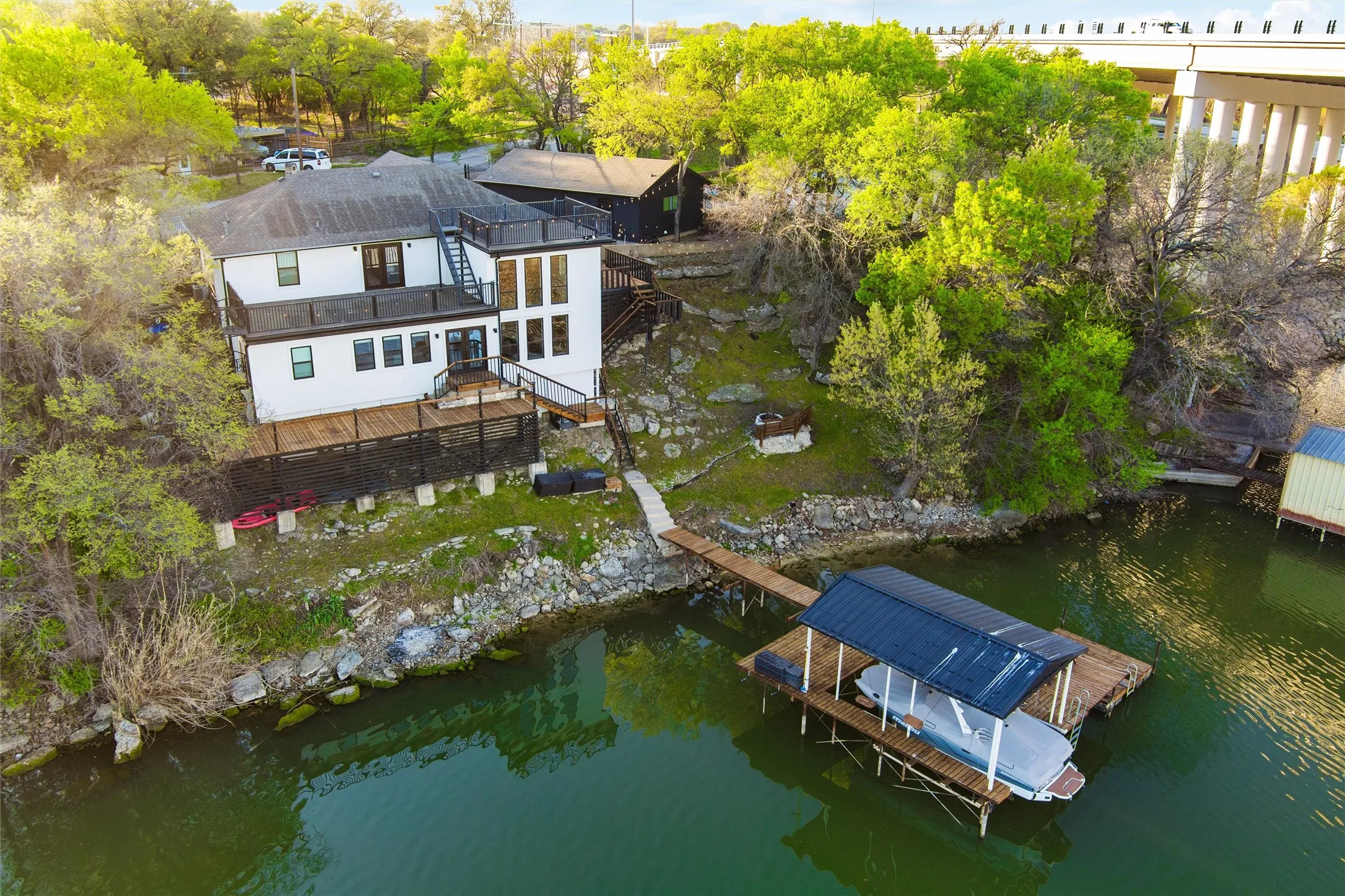 Single Family Residence For Sale in Tarrant County , 4401 Clarke Drive, Fort Worth, Texas 76135, 3 Bedroom, 3 Bathroom, 4 Garage spaces, 2,280 Sqft, built in 1992, Preowned, mls#21200316, Real Estate Agent in Fort Worth, Homes For Sale in Tarrant county, Homes For Sale in Fort Worth, Realtor in Fort Worth Texas, Real Estate Brokerage Independent Realty Texas, Luminita Cordes Realtor