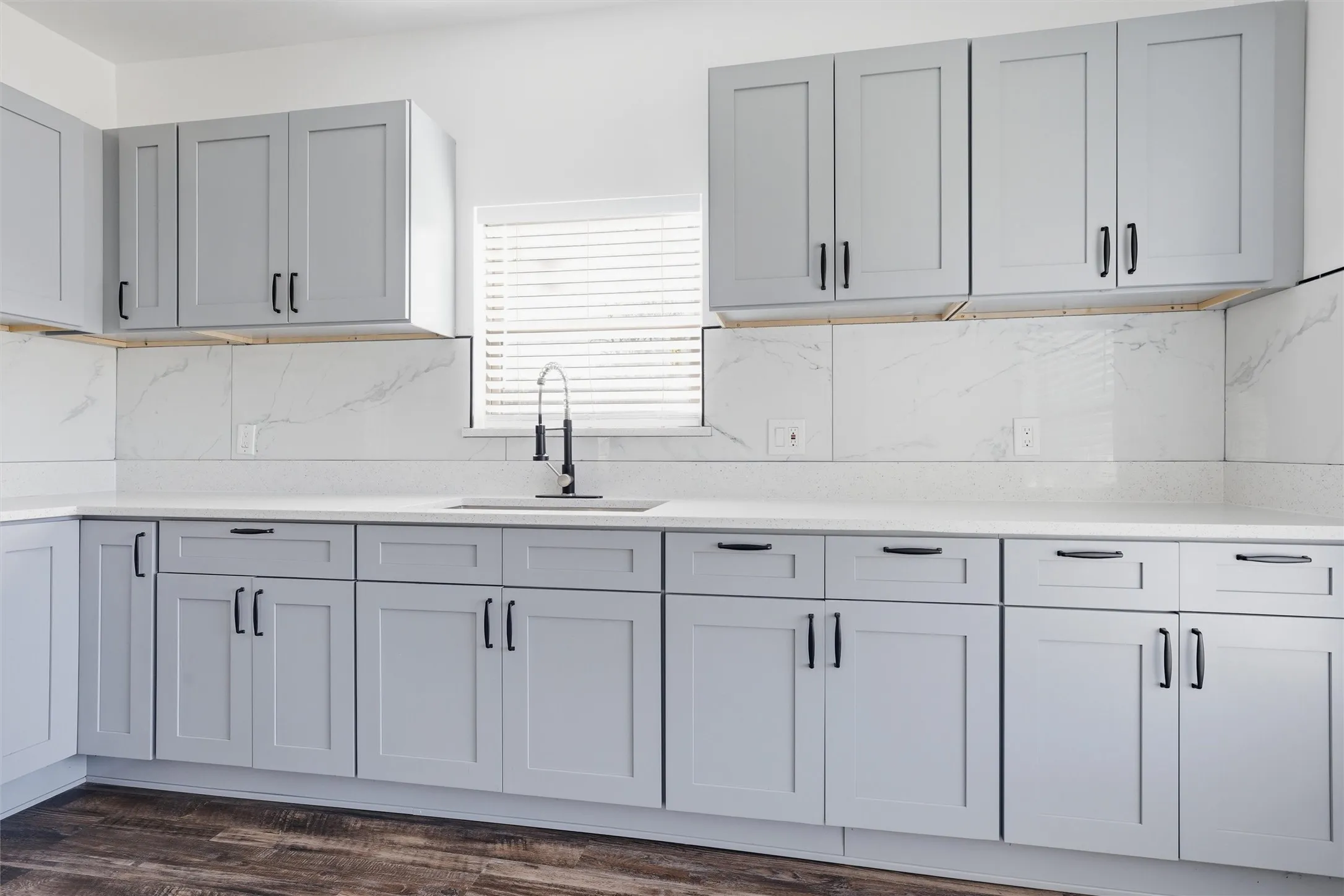 Single Family Residence For Sale in Limestone County , 300 S 2nd Street, Tehuacana, Texas 76686, 3 Bedroom, 2 Bathroom, Garage spaces, 1,496 Sqft, built in 1951, Preowned, mls#21212574, Real Estate Agent in Tehuacana, Homes For Sale in Limestone county, Homes For Sale in Tehuacana, Realtor in Tehuacana Texas, Real Estate Brokerage Independent Realty Texas, Luminita Cordes Realtor