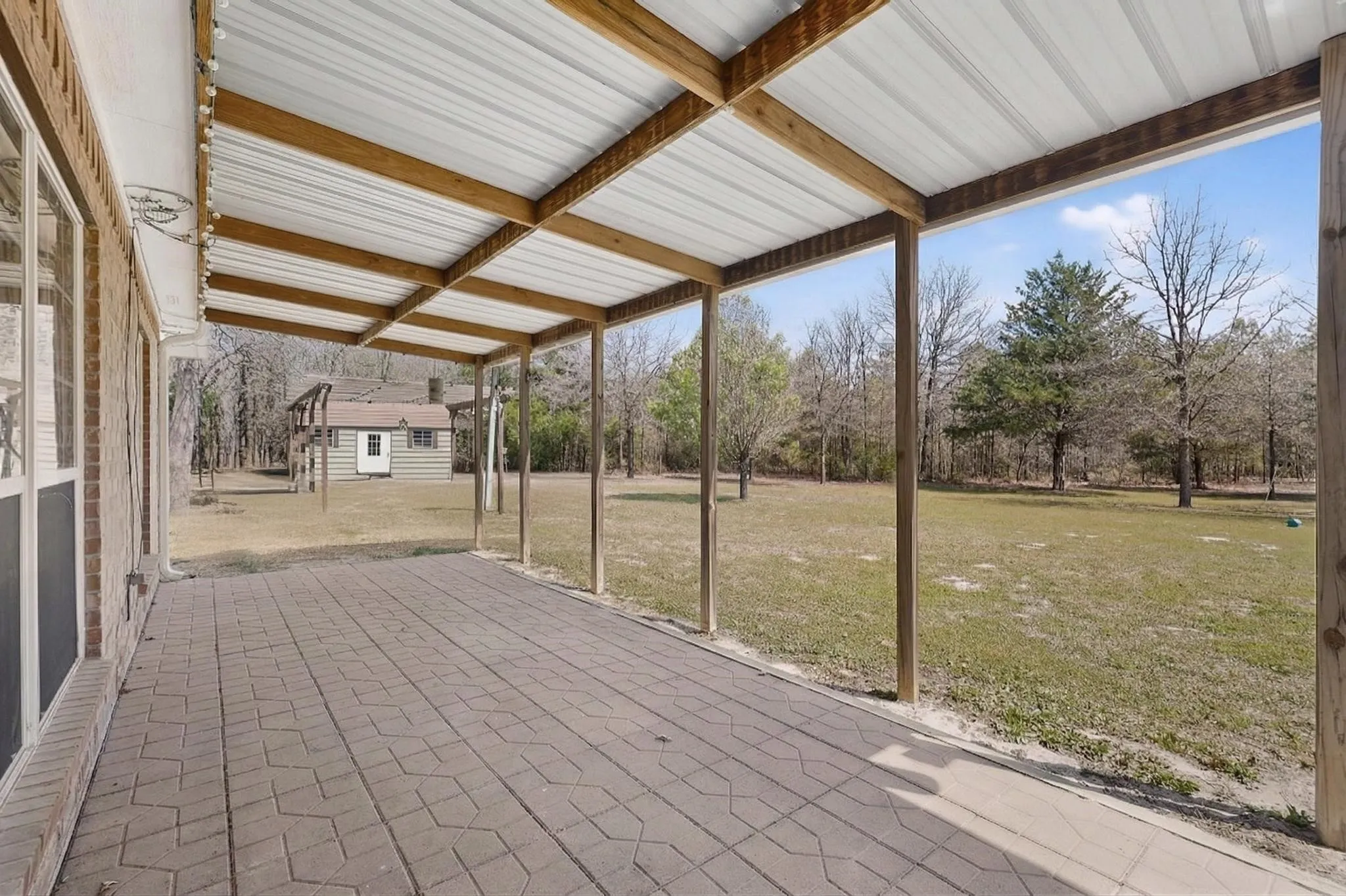 De-staged Patio