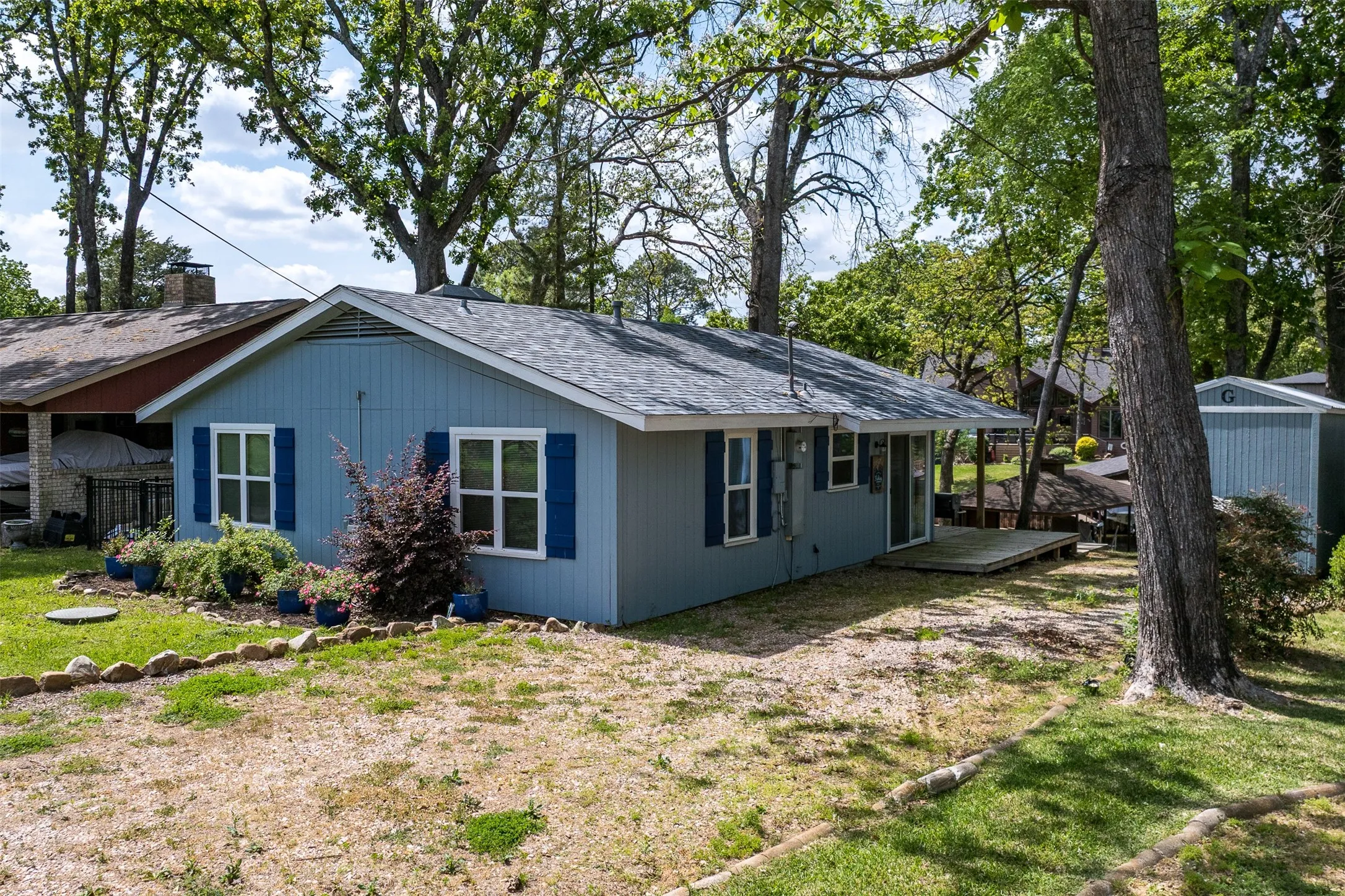 Single Family Residence For Sale in Henderson County , 112 Greenwood Drive, Trinidad, Texas 75163, 2 Bedroom, 1 Bathroom, Garage spaces, 896 Sqft, built in 1970, Preowned, mls#21216865, Real Estate Agent in Trinidad, Homes For Sale in Henderson county, Homes For Sale in Trinidad, Realtor in Trinidad Texas, Real Estate Brokerage Independent Realty Texas, Luminita Cordes Realtor