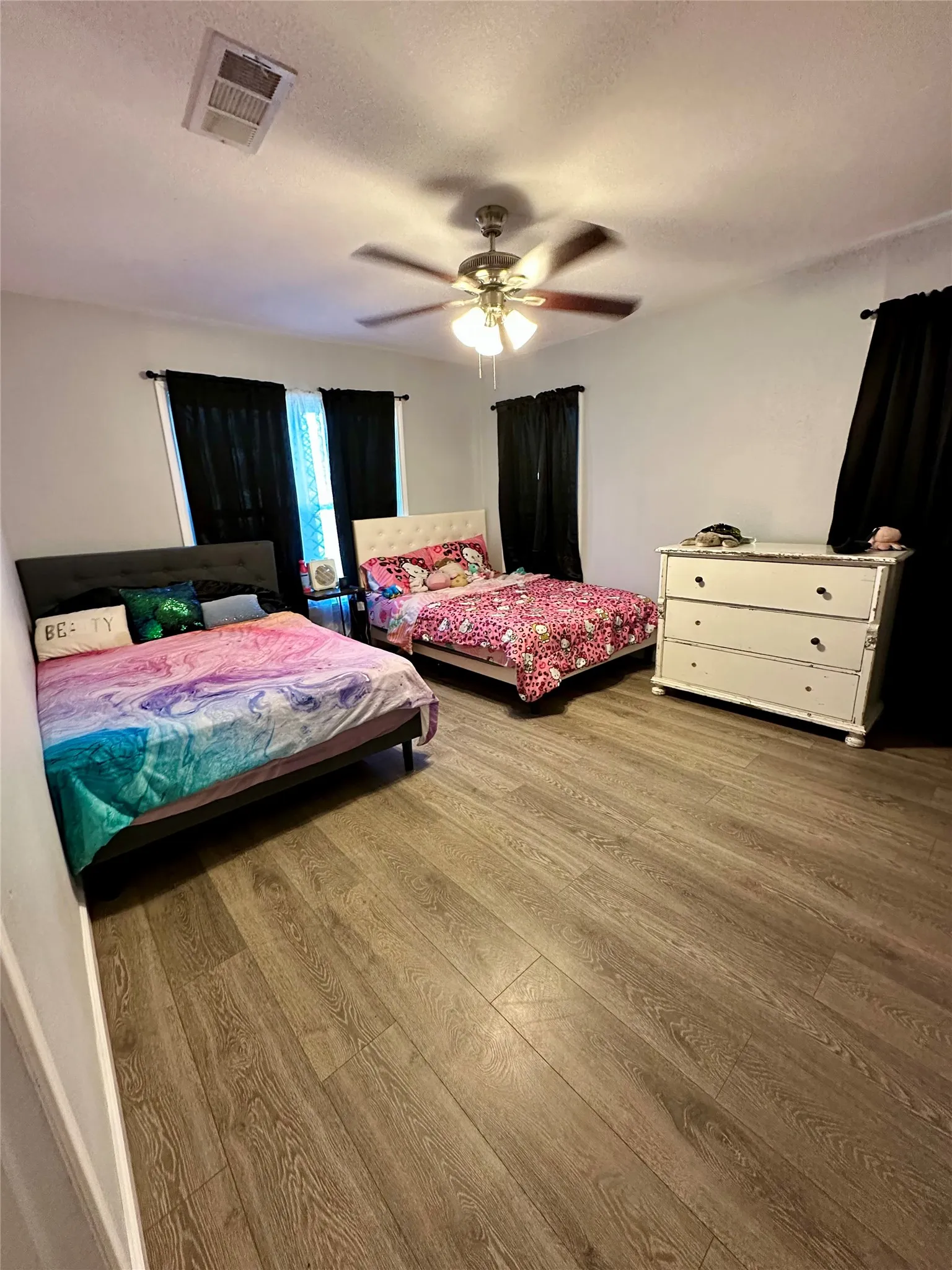 Single Family Residence For Sale in Hunt County , 4004 4th Street, Greenville, Texas 75401, 4 Bedroom, 3 Bathroom, 2 Garage spaces, 1,942 Sqft, built in 1960, Preowned, mls#21219459, Real Estate Agent in Greenville, Homes For Sale in Hunt county, Homes For Sale in Greenville, Realtor in Greenville Texas, Real Estate Brokerage Independent Realty Texas, Luminita Cordes Realtor