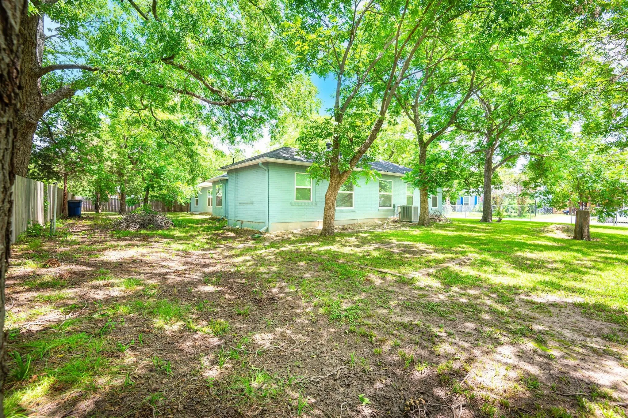 Single Family Residence For Sale in Hunt County , 4004 4th Street, Greenville, Texas 75401, 4 Bedroom, 3 Bathroom, 2 Garage spaces, 1,942 Sqft, built in 1960, Preowned, mls#21219459, Real Estate Agent in Greenville, Homes For Sale in Hunt county, Homes For Sale in Greenville, Realtor in Greenville Texas, Real Estate Brokerage Independent Realty Texas, Luminita Cordes Realtor