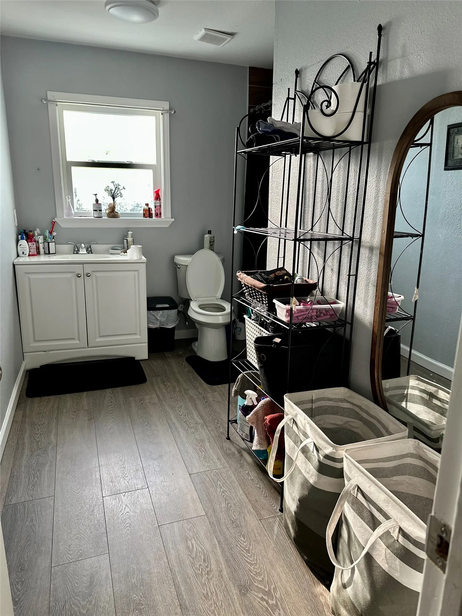 Single Family Residence For Sale in Hunt County , 4004 4th Street, Greenville, Texas 75401, 4 Bedroom, 3 Bathroom, 2 Garage spaces, 1,942 Sqft, built in 1960, Preowned, mls#21219459, Real Estate Agent in Greenville, Homes For Sale in Hunt county, Homes For Sale in Greenville, Realtor in Greenville Texas, Real Estate Brokerage Independent Realty Texas, Luminita Cordes Realtor