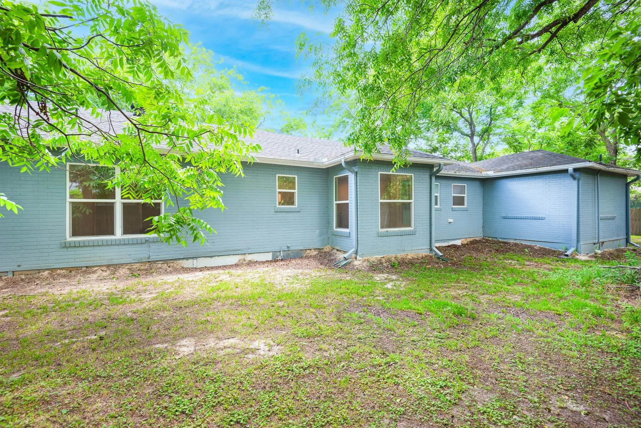 Single Family Residence For Sale in Hunt County , 4004 4th Street, Greenville, Texas 75401, 4 Bedroom, 3 Bathroom, 2 Garage spaces, 1,942 Sqft, built in 1960, Preowned, mls#21219459, Real Estate Agent in Greenville, Homes For Sale in Hunt county, Homes For Sale in Greenville, Realtor in Greenville Texas, Real Estate Brokerage Independent Realty Texas, Luminita Cordes Realtor