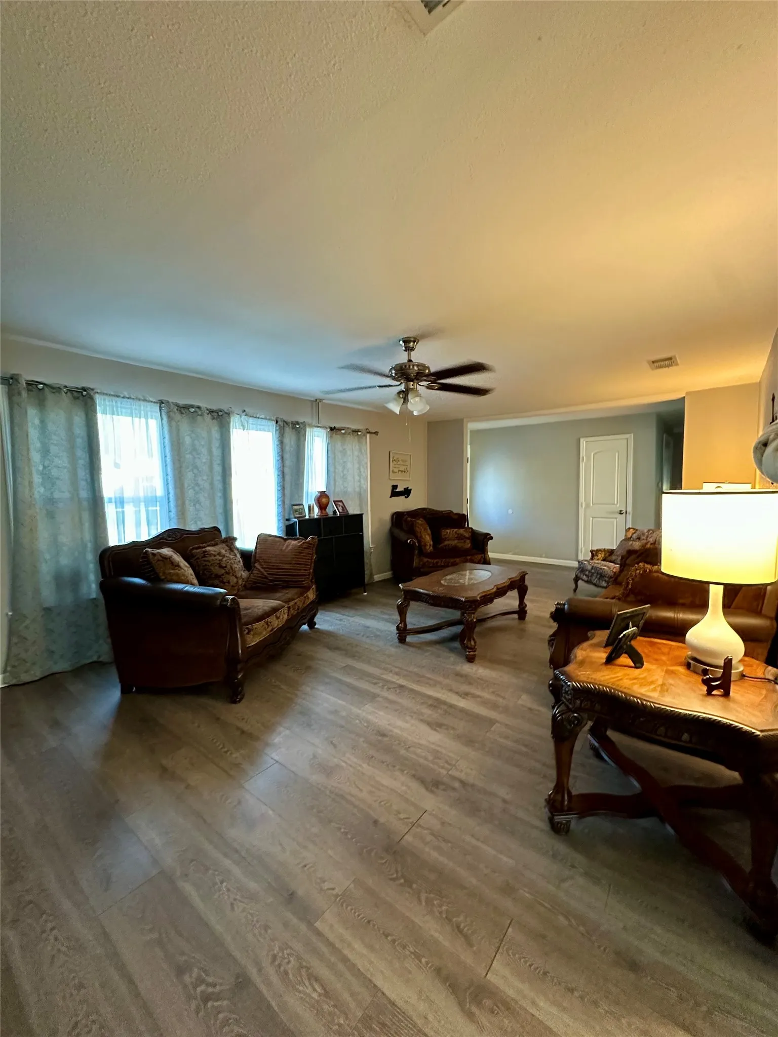 Single Family Residence For Sale in Hunt County , 4004 4th Street, Greenville, Texas 75401, 4 Bedroom, 3 Bathroom, 2 Garage spaces, 1,942 Sqft, built in 1960, Preowned, mls#21219459, Real Estate Agent in Greenville, Homes For Sale in Hunt county, Homes For Sale in Greenville, Realtor in Greenville Texas, Real Estate Brokerage Independent Realty Texas, Luminita Cordes Realtor