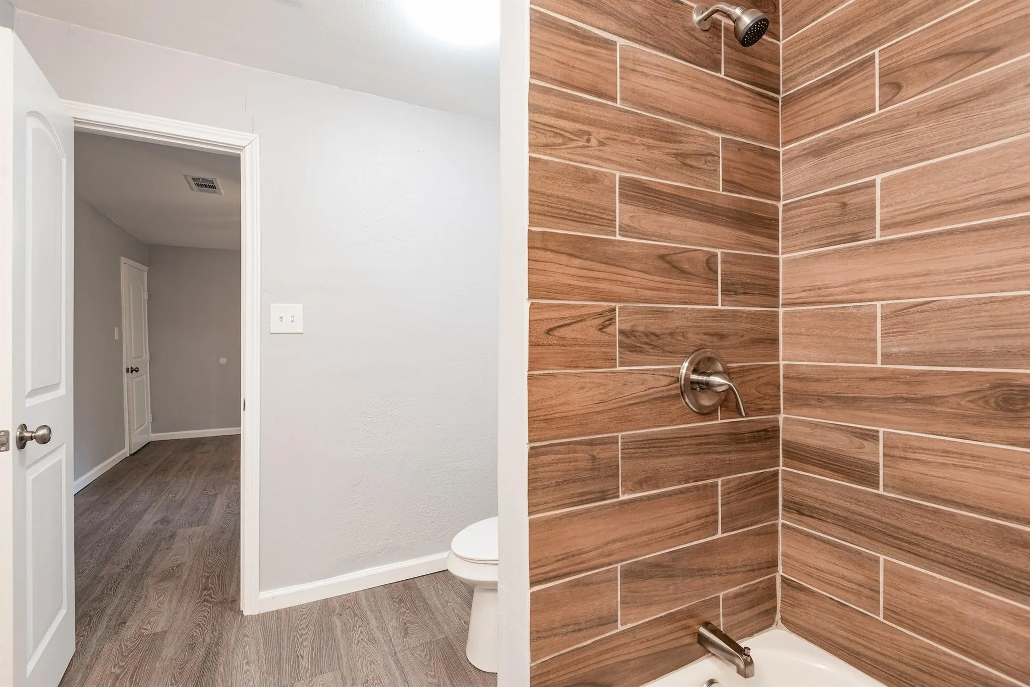 Single Family Residence For Sale in Hunt County , 4004 4th Street, Greenville, Texas 75401, 4 Bedroom, 3 Bathroom, 2 Garage spaces, 1,942 Sqft, built in 1960, Preowned, mls#21219459, Real Estate Agent in Greenville, Homes For Sale in Hunt county, Homes For Sale in Greenville, Realtor in Greenville Texas, Real Estate Brokerage Independent Realty Texas, Luminita Cordes Realtor