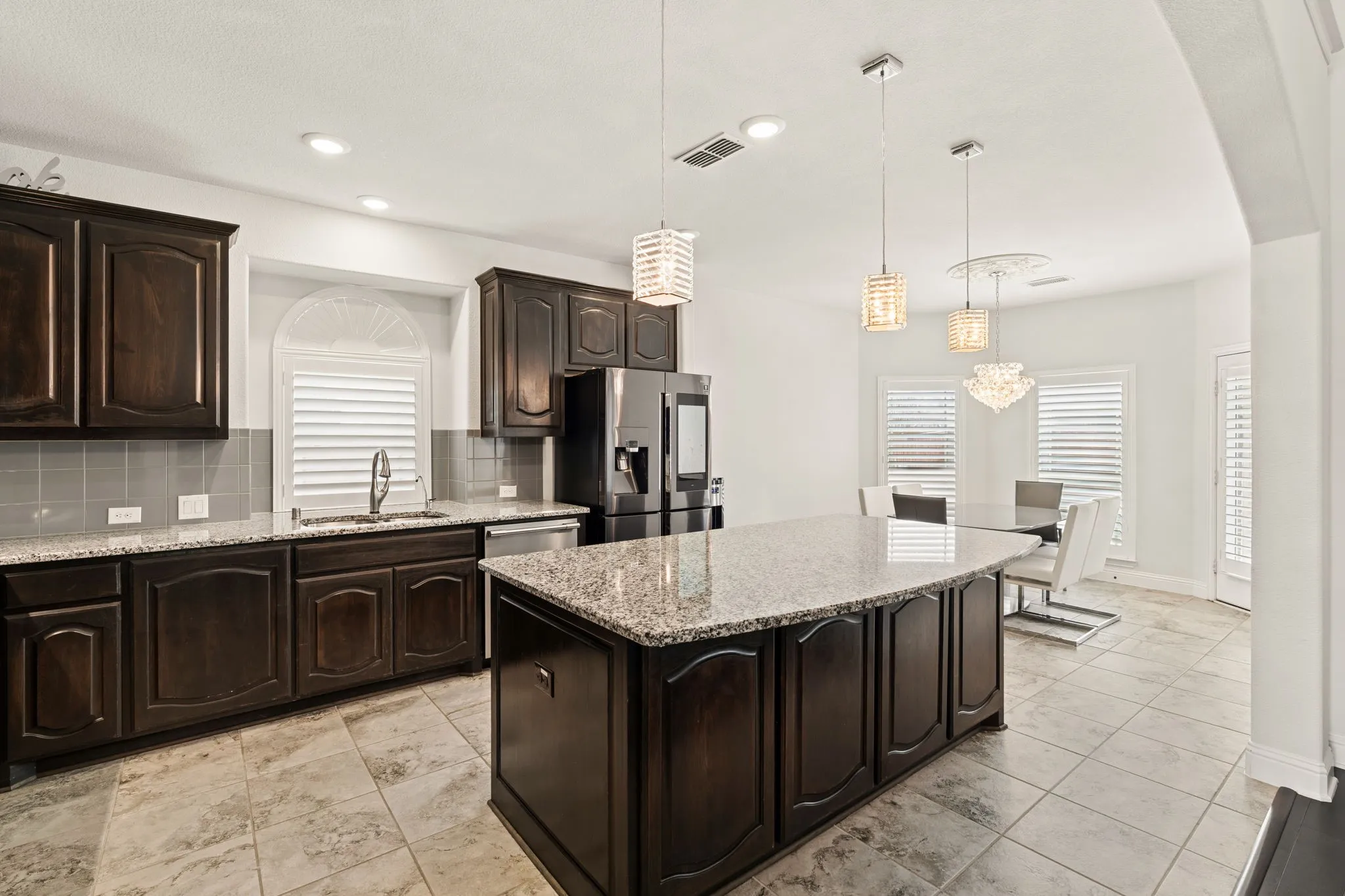 Single Family Residence For Sale in Tarrant County , 2671 Corona Drive, Grand Prairie, Texas 75054, 5 Bedroom, 4 Bathroom, 2 Garage spaces, 3,909 Sqft, built in 2020, mls#21219473, Real Estate Agent in Grand Prairie, Homes For Sale in Tarrant county, Homes For Sale in Grand Prairie, Realtor in Grand Prairie Texas, Real Estate Brokerage Independent Realty Texas, Luminita Cordes Realtor