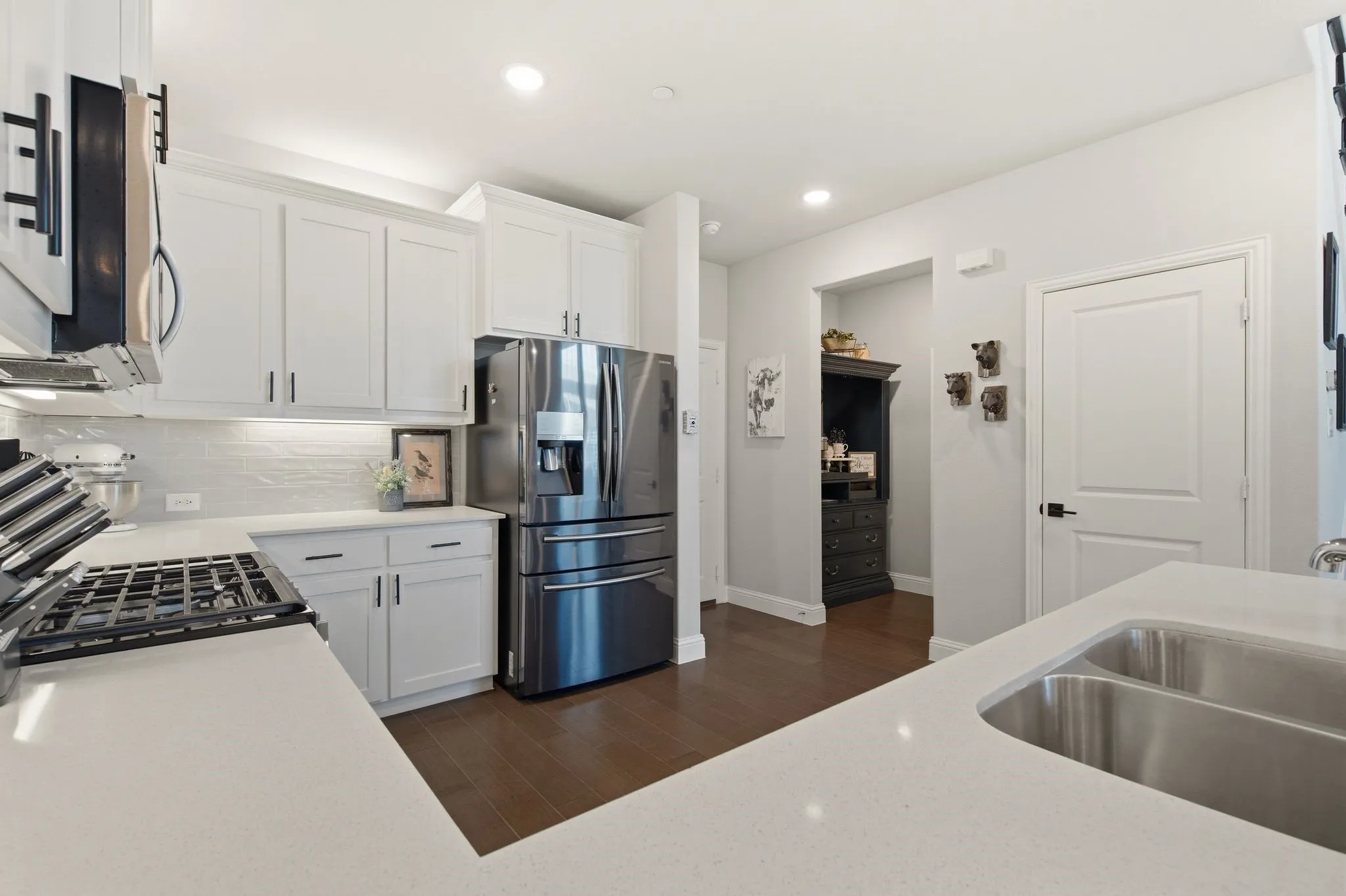 Townhouse For Sale in Collin County , 7247 Panicum Drive, Frisco, Texas 75033, 2 Bedroom, 3 Bathroom, 2 Garage spaces, 1,800 Sqft, built in 2021, Preowned, mls#21217025, Real Estate Agent in Frisco, Homes For Sale in Collin county, Homes For Sale in Frisco, Realtor in Frisco Texas, Real Estate Brokerage Independent Realty Texas, Luminita Cordes Realtor