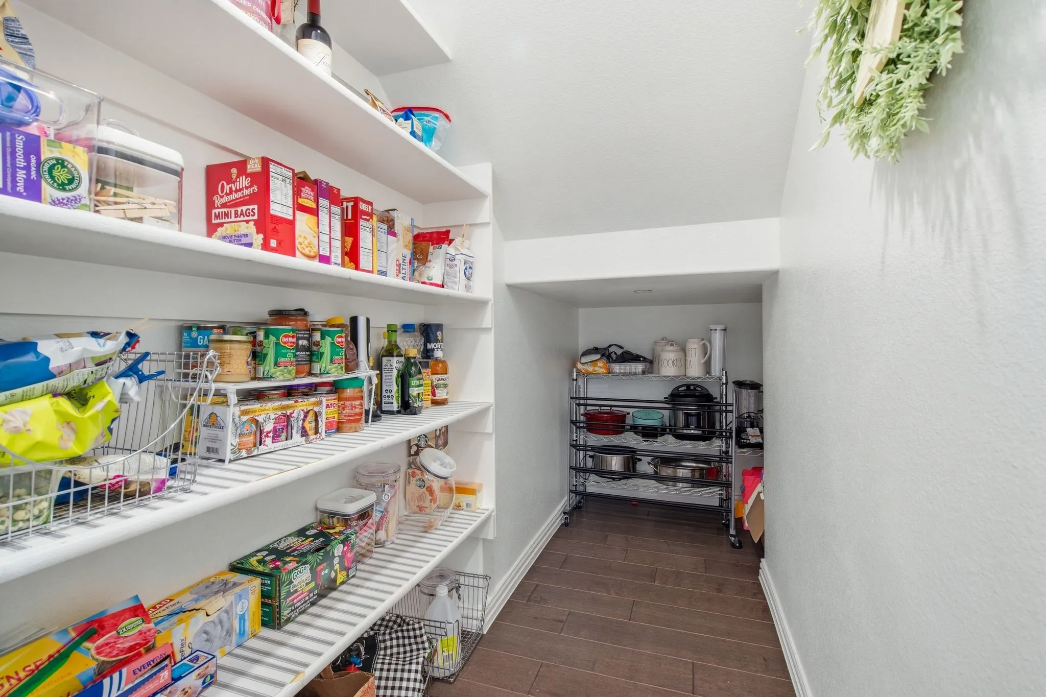 Townhouse For Sale in Collin County , 7247 Panicum Drive, Frisco, Texas 75033, 2 Bedroom, 3 Bathroom, 2 Garage spaces, 1,800 Sqft, built in 2021, Preowned, mls#21217025, Real Estate Agent in Frisco, Homes For Sale in Collin county, Homes For Sale in Frisco, Realtor in Frisco Texas, Real Estate Brokerage Independent Realty Texas, Luminita Cordes Realtor