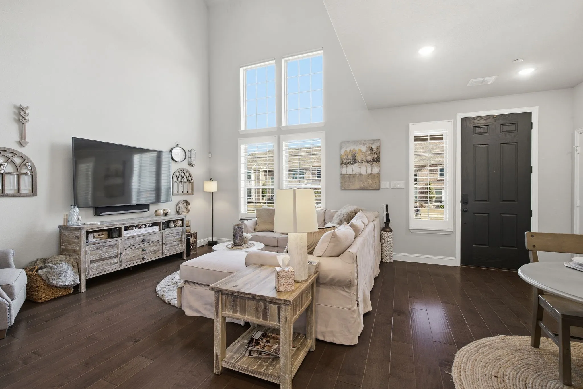 Townhouse For Sale in Collin County , 7247 Panicum Drive, Frisco, Texas 75033, 2 Bedroom, 3 Bathroom, 2 Garage spaces, 1,800 Sqft, built in 2021, Preowned, mls#21217025, Real Estate Agent in Frisco, Homes For Sale in Collin county, Homes For Sale in Frisco, Realtor in Frisco Texas, Real Estate Brokerage Independent Realty Texas, Luminita Cordes Realtor