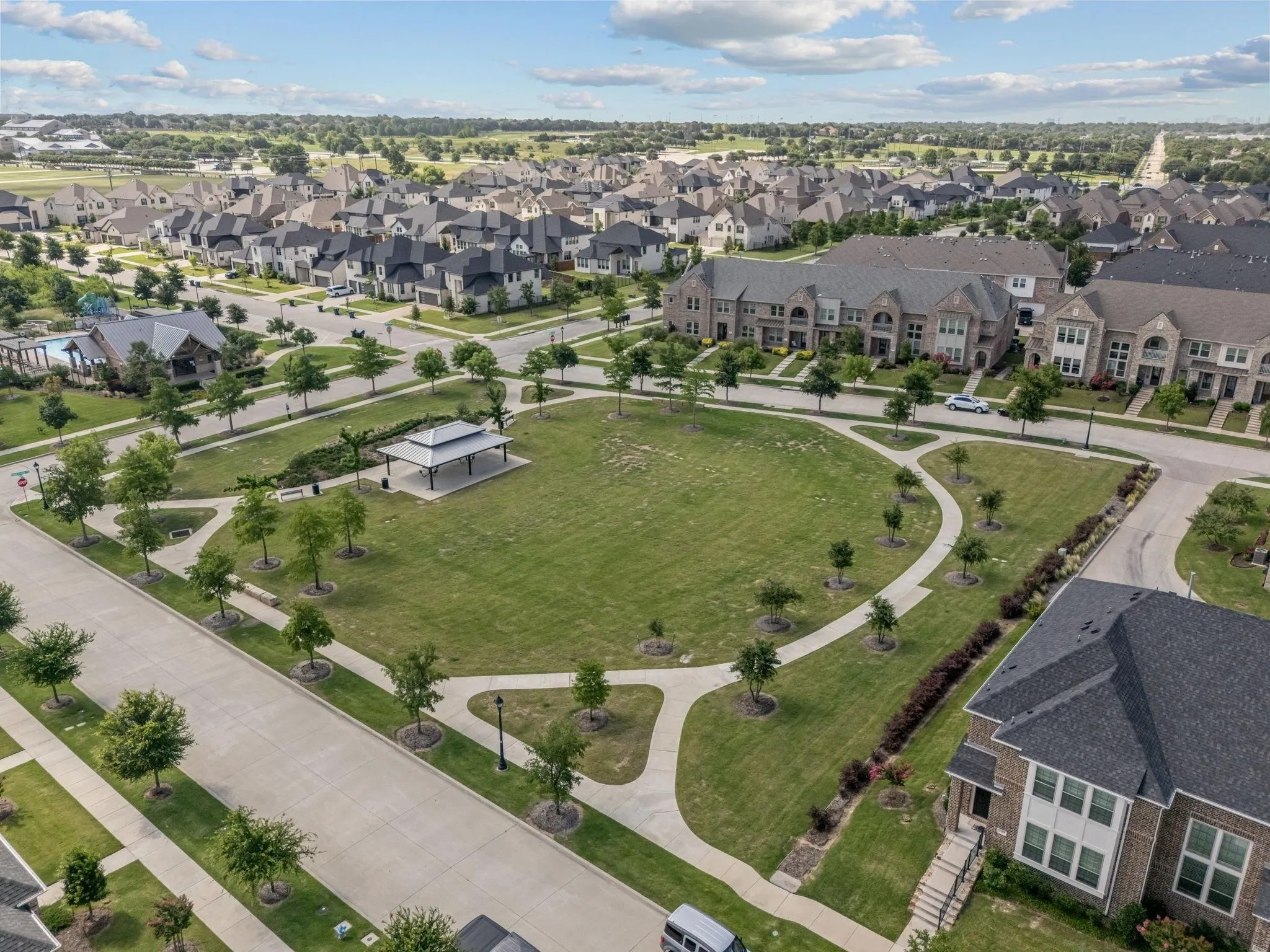 Townhouse For Sale in Collin County , 7247 Panicum Drive, Frisco, Texas 75033, 2 Bedroom, 3 Bathroom, 2 Garage spaces, 1,800 Sqft, built in 2021, Preowned, mls#21217025, Real Estate Agent in Frisco, Homes For Sale in Collin county, Homes For Sale in Frisco, Realtor in Frisco Texas, Real Estate Brokerage Independent Realty Texas, Luminita Cordes Realtor