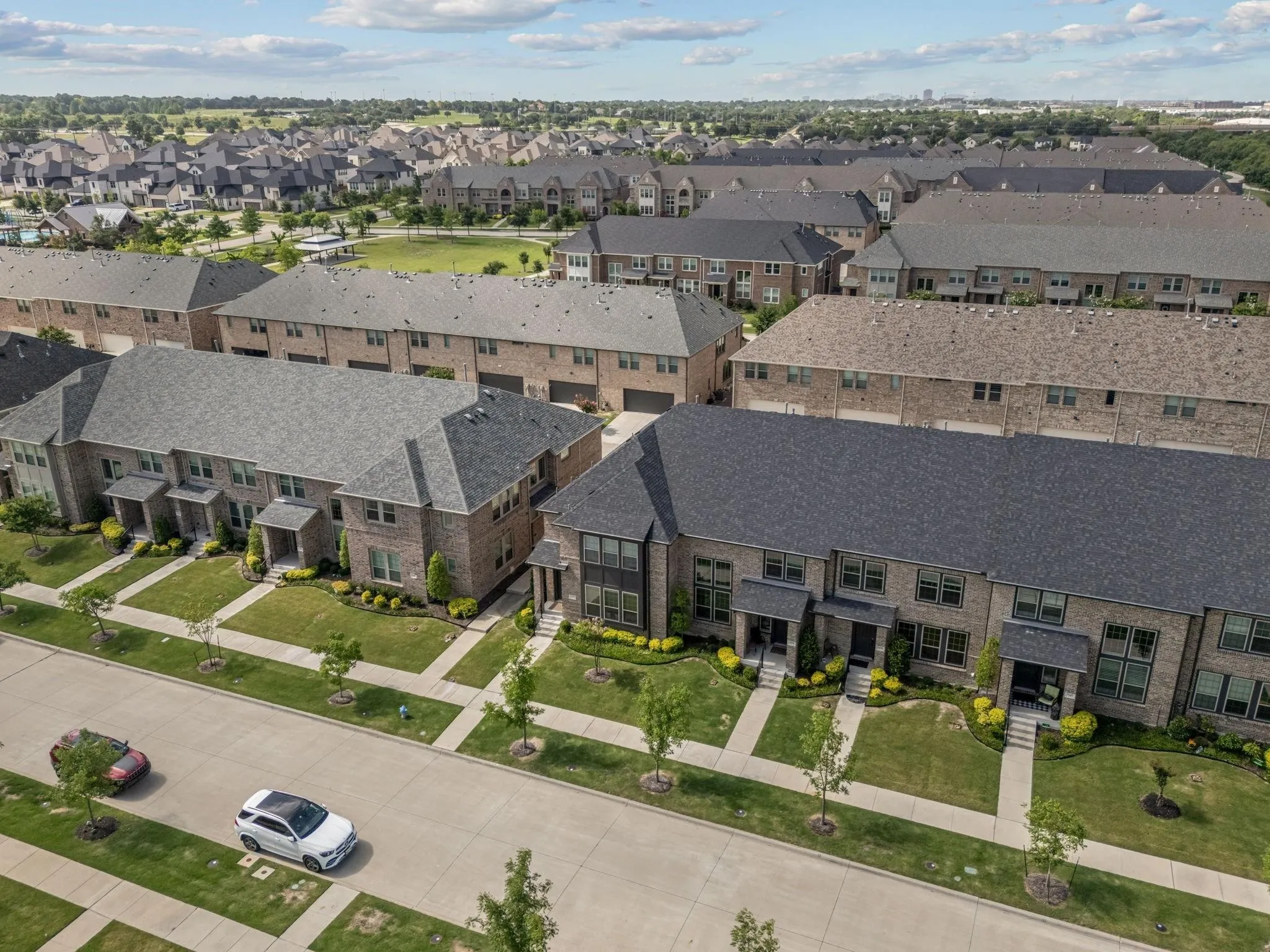 Townhouse For Sale in Collin County , 7247 Panicum Drive, Frisco, Texas 75033, 2 Bedroom, 3 Bathroom, 2 Garage spaces, 1,800 Sqft, built in 2021, Preowned, mls#21217025, Real Estate Agent in Frisco, Homes For Sale in Collin county, Homes For Sale in Frisco, Realtor in Frisco Texas, Real Estate Brokerage Independent Realty Texas, Luminita Cordes Realtor