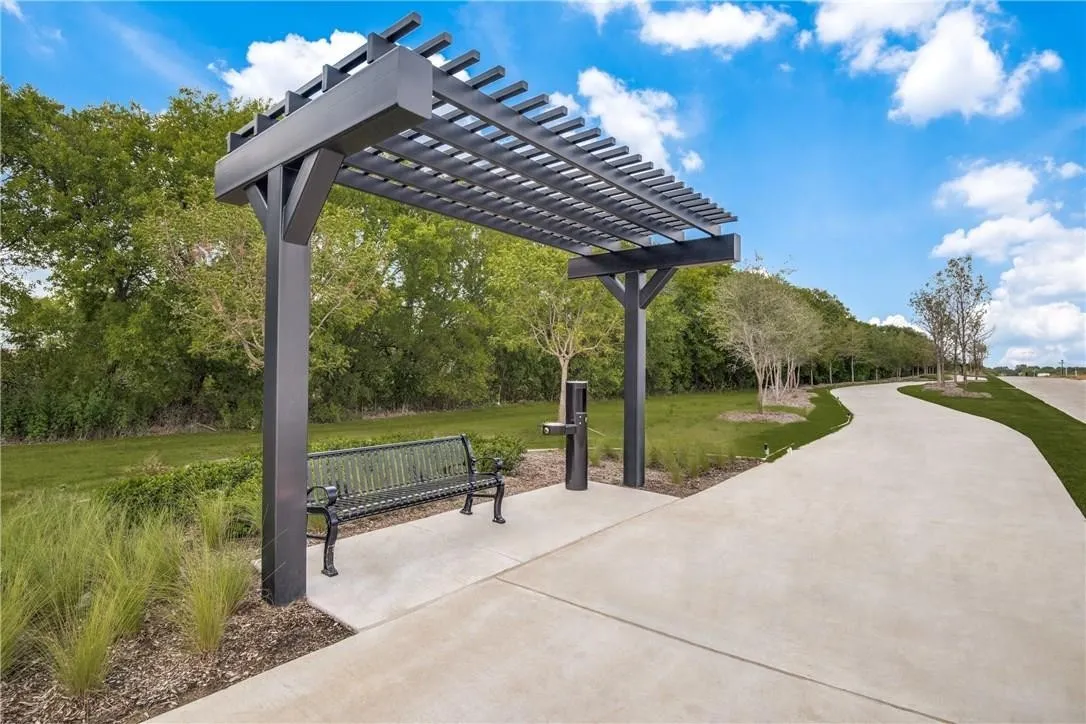 Townhouse For Sale in Collin County , 7247 Panicum Drive, Frisco, Texas 75033, 2 Bedroom, 3 Bathroom, 2 Garage spaces, 1,800 Sqft, built in 2021, Preowned, mls#21217025, Real Estate Agent in Frisco, Homes For Sale in Collin county, Homes For Sale in Frisco, Realtor in Frisco Texas, Real Estate Brokerage Independent Realty Texas, Luminita Cordes Realtor