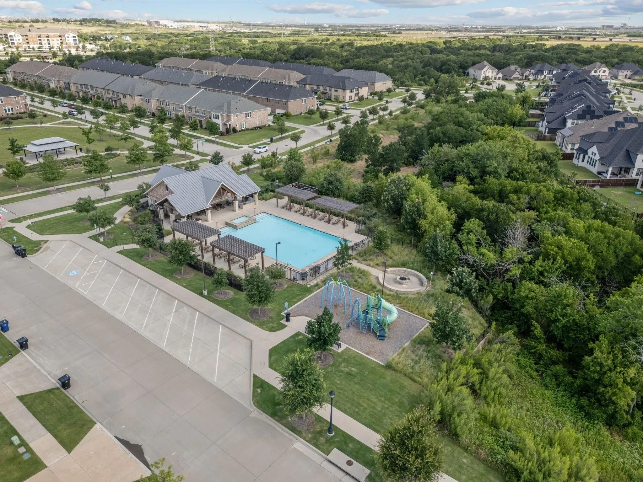 Townhouse For Sale in Collin County , 7247 Panicum Drive, Frisco, Texas 75033, 2 Bedroom, 3 Bathroom, 2 Garage spaces, 1,800 Sqft, built in 2021, Preowned, mls#21217025, Real Estate Agent in Frisco, Homes For Sale in Collin county, Homes For Sale in Frisco, Realtor in Frisco Texas, Real Estate Brokerage Independent Realty Texas, Luminita Cordes Realtor