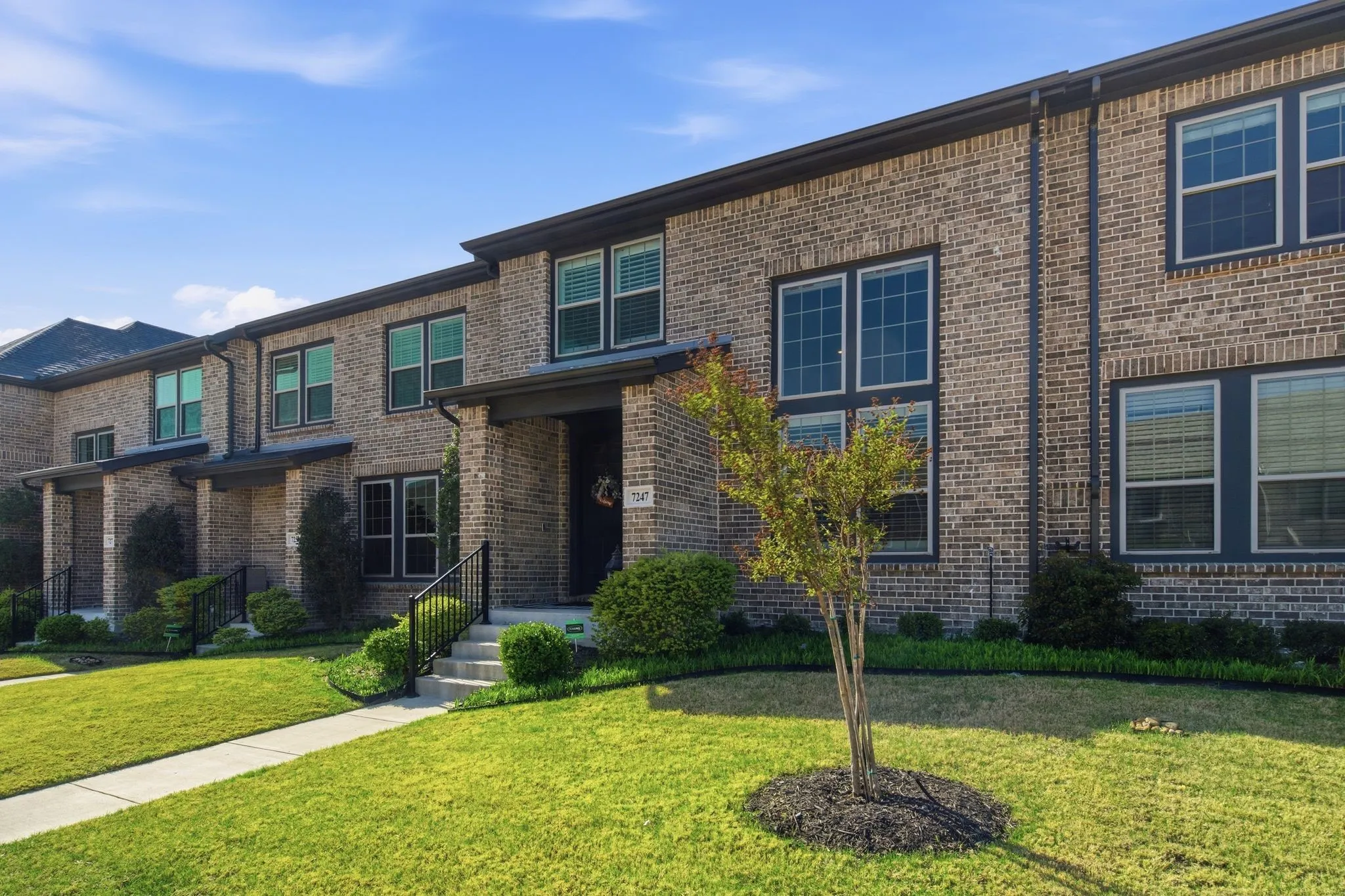 Townhouse For Sale in Collin County , 7247 Panicum Drive, Frisco, Texas 75033, 2 Bedroom, 3 Bathroom, 2 Garage spaces, 1,800 Sqft, built in 2021, Preowned, mls#21217025, Real Estate Agent in Frisco, Homes For Sale in Collin county, Homes For Sale in Frisco, Realtor in Frisco Texas, Real Estate Brokerage Independent Realty Texas, Luminita Cordes Realtor