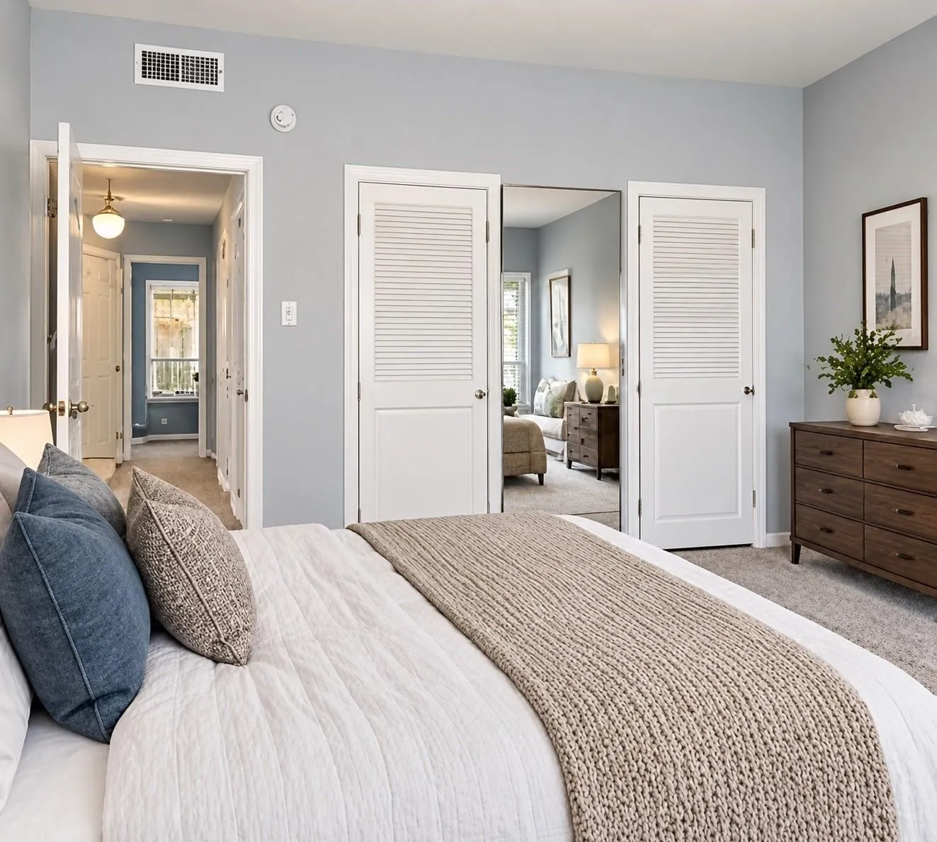 Condominium For Sale in Tarrant County , 4320 Bellaire Drive S 240W, Fort Worth, Texas 76109, 2 Bedroom, 2 Bathroom, Garage spaces, 1,220 Sqft, built in 1967, mls#21218970, Real Estate Agent in Fort Worth, Homes For Sale in Tarrant county, Homes For Sale in Fort Worth, Realtor in Fort Worth Texas, Real Estate Brokerage Independent Realty Texas, Luminita Cordes Realtor