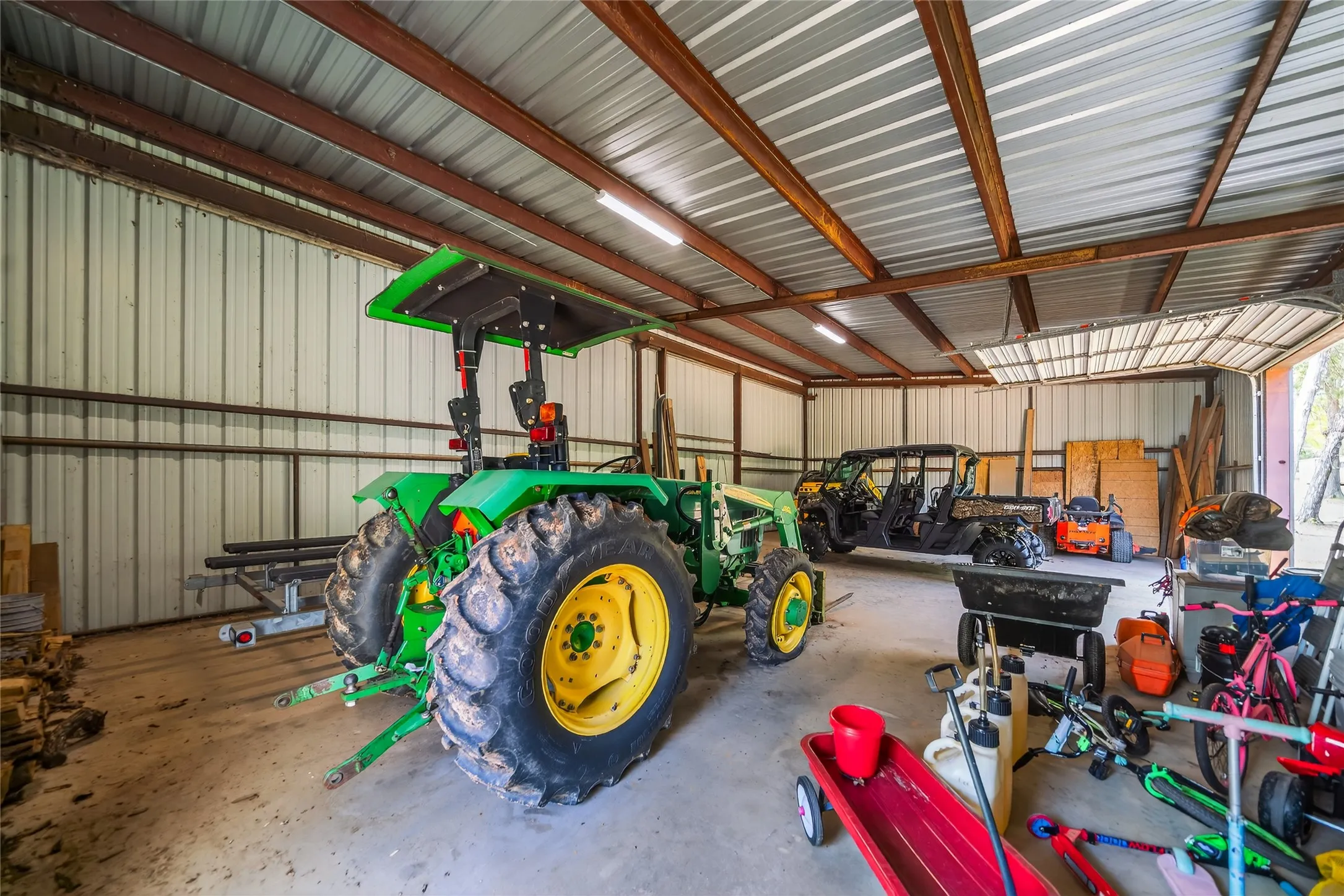 Single Family Residence For Sale in Henderson County , 10227 County Road 4101, Frankston, Texas 75763, 4 Bedroom, 2 Bathroom, 2 Garage spaces, 2,113 Sqft, built in 2019, mls#21218943, Real Estate Agent in Frankston, Homes For Sale in Henderson county, Homes For Sale in Frankston, Realtor in Frankston Texas, Real Estate Brokerage Independent Realty Texas, Luminita Cordes Realtor