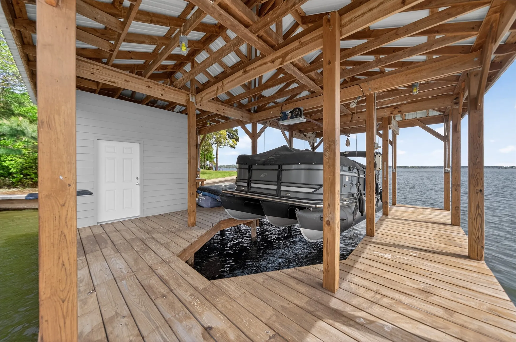 Single Family Residence For Sale in Henderson County , 10227 County Road 4101, Frankston, Texas 75763, 4 Bedroom, 2 Bathroom, 2 Garage spaces, 2,113 Sqft, built in 2019, mls#21218943, Real Estate Agent in Frankston, Homes For Sale in Henderson county, Homes For Sale in Frankston, Realtor in Frankston Texas, Real Estate Brokerage Independent Realty Texas, Luminita Cordes Realtor