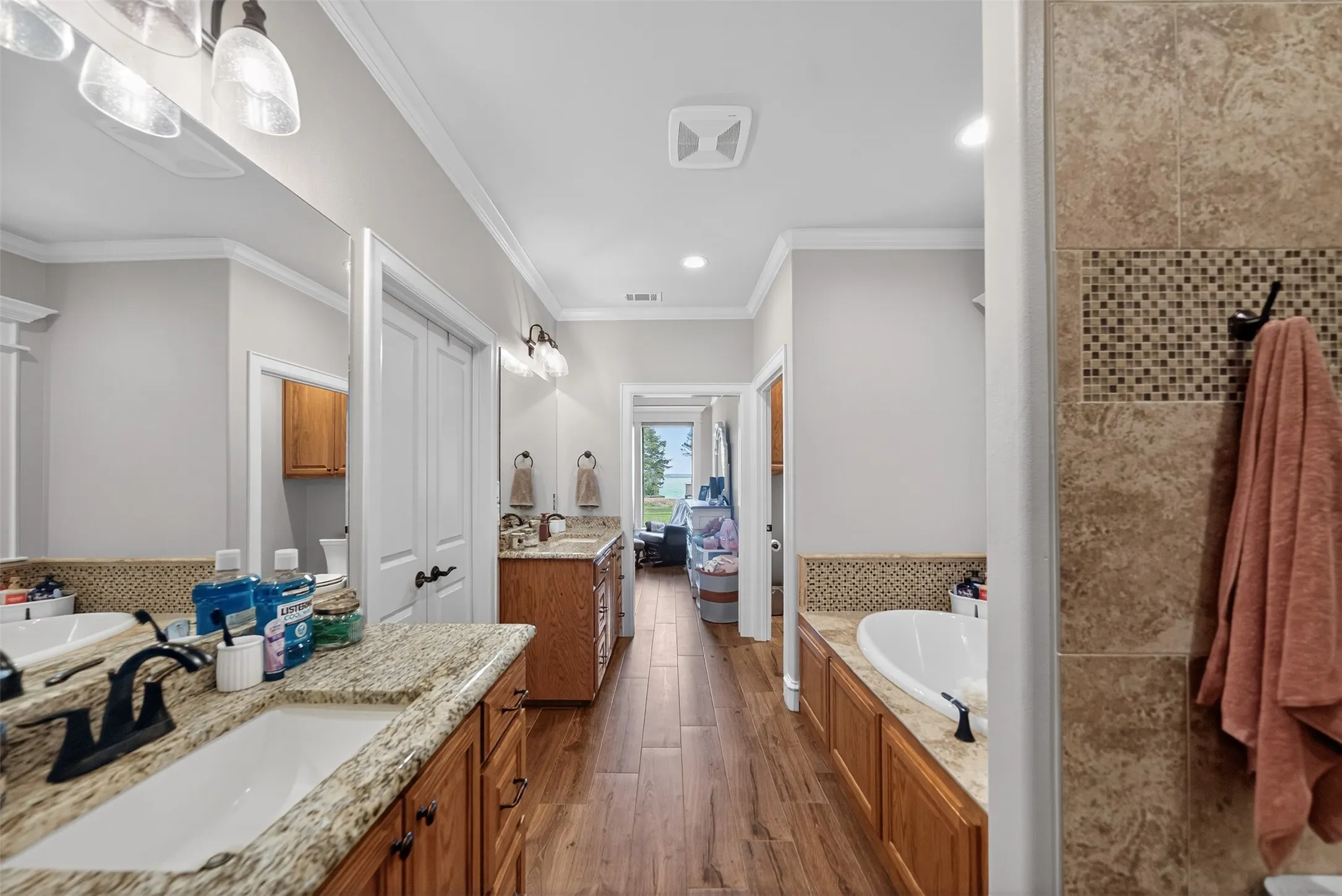 Single Family Residence For Sale in Henderson County , 10227 County Road 4101, Frankston, Texas 75763, 4 Bedroom, 2 Bathroom, 2 Garage spaces, 2,113 Sqft, built in 2019, mls#21218943, Real Estate Agent in Frankston, Homes For Sale in Henderson county, Homes For Sale in Frankston, Realtor in Frankston Texas, Real Estate Brokerage Independent Realty Texas, Luminita Cordes Realtor