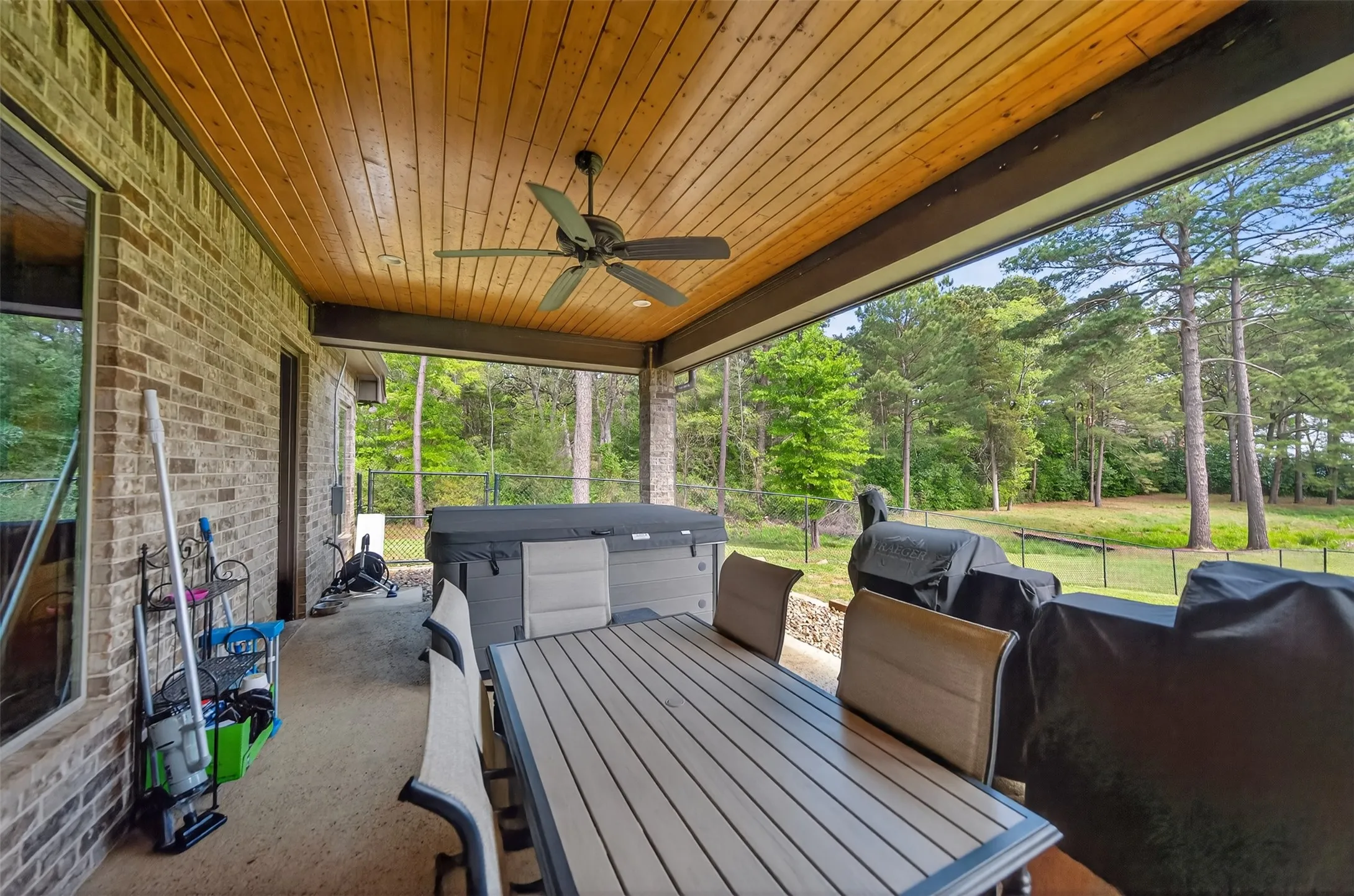 Single Family Residence For Sale in Henderson County , 10227 County Road 4101, Frankston, Texas 75763, 4 Bedroom, 2 Bathroom, 2 Garage spaces, 2,113 Sqft, built in 2019, mls#21218943, Real Estate Agent in Frankston, Homes For Sale in Henderson county, Homes For Sale in Frankston, Realtor in Frankston Texas, Real Estate Brokerage Independent Realty Texas, Luminita Cordes Realtor