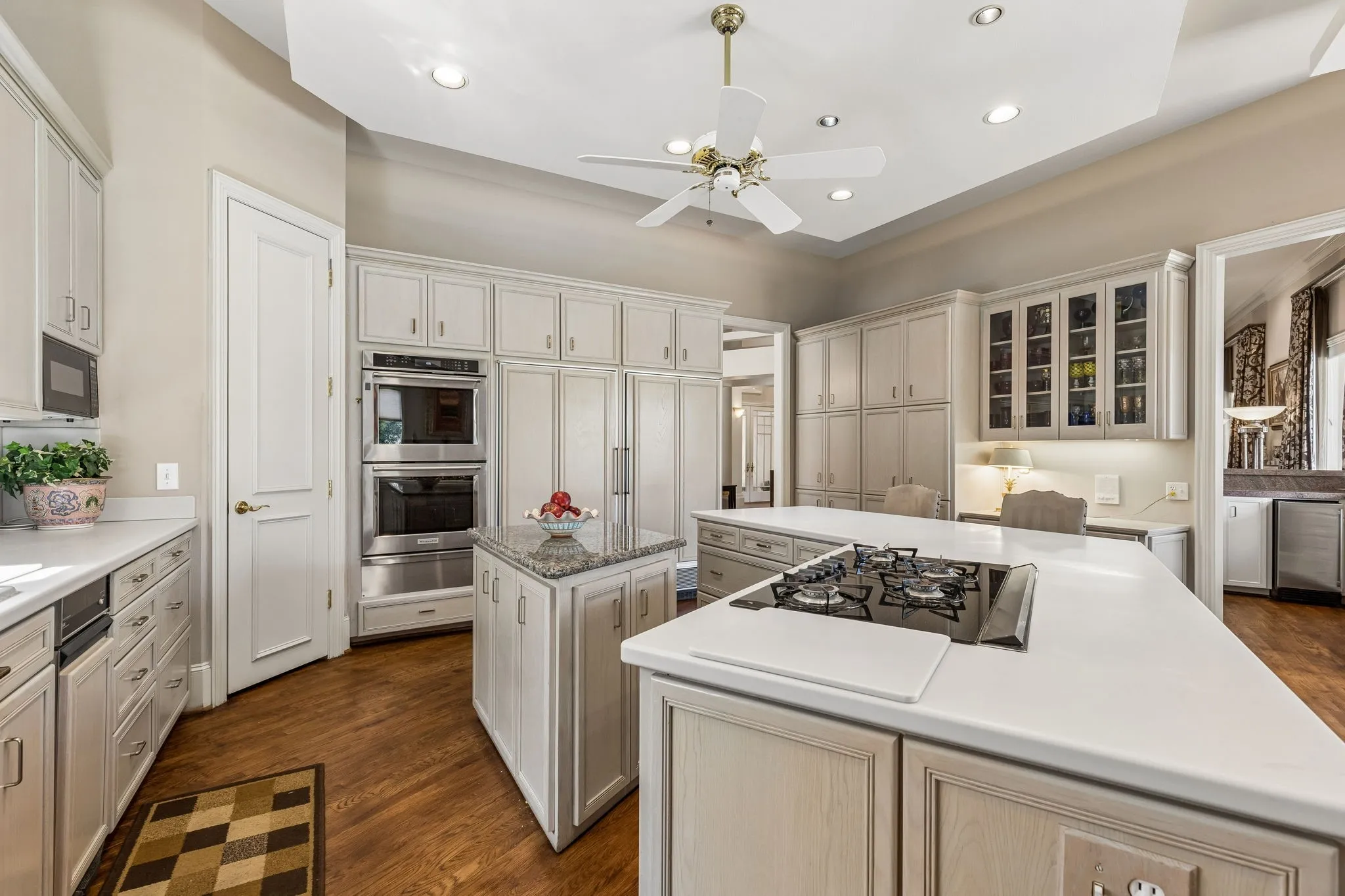 Single Family Residence For Sale in Dallas County , 14900 Winnwood Road, Addison, Texas 75254, 3 Bedroom, 4 Bathroom, 2 Garage spaces, 4,162 Sqft, built in 1990, Preowned, mls#21200576, Real Estate Agent in Addison, Homes For Sale in Dallas county, Homes For Sale in Addison, Realtor in Addison Texas, Real Estate Brokerage Independent Realty Texas, Luminita Cordes Realtor