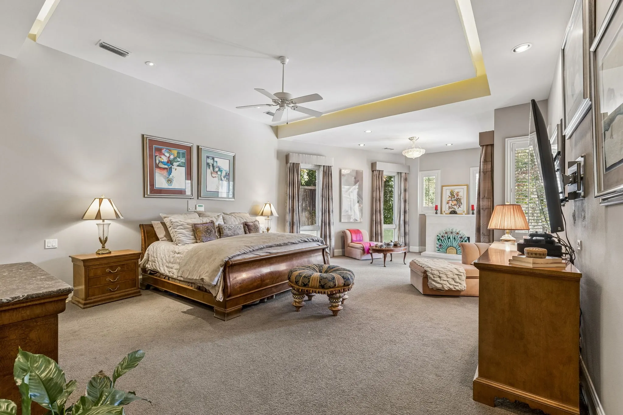 Single Family Residence For Sale in Dallas County , 14900 Winnwood Road, Addison, Texas 75254, 3 Bedroom, 4 Bathroom, 2 Garage spaces, 4,162 Sqft, built in 1990, Preowned, mls#21200576, Real Estate Agent in Addison, Homes For Sale in Dallas county, Homes For Sale in Addison, Realtor in Addison Texas, Real Estate Brokerage Independent Realty Texas, Luminita Cordes Realtor