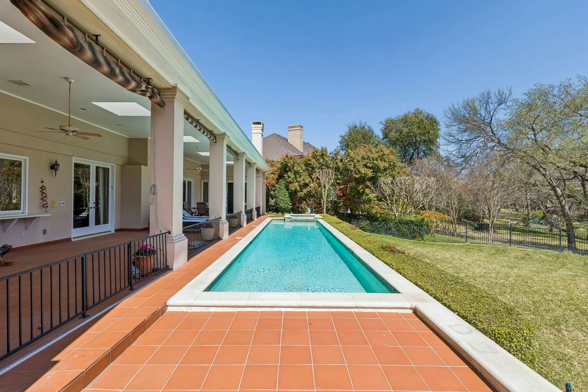 Single Family Residence For Sale in Dallas County , 14900 Winnwood Road, Addison, Texas 75254, 3 Bedroom, 4 Bathroom, 2 Garage spaces, 4,162 Sqft, built in 1990, Preowned, mls#21200576, Real Estate Agent in Addison, Homes For Sale in Dallas county, Homes For Sale in Addison, Realtor in Addison Texas, Real Estate Brokerage Independent Realty Texas, Luminita Cordes Realtor