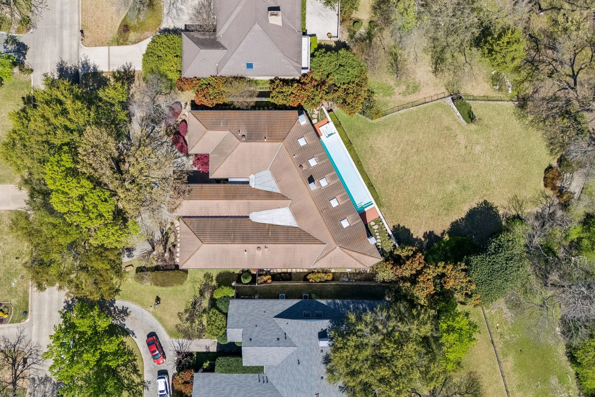 Single Family Residence For Sale in Dallas County , 14900 Winnwood Road, Addison, Texas 75254, 3 Bedroom, 4 Bathroom, 2 Garage spaces, 4,162 Sqft, built in 1990, Preowned, mls#21200576, Real Estate Agent in Addison, Homes For Sale in Dallas county, Homes For Sale in Addison, Realtor in Addison Texas, Real Estate Brokerage Independent Realty Texas, Luminita Cordes Realtor