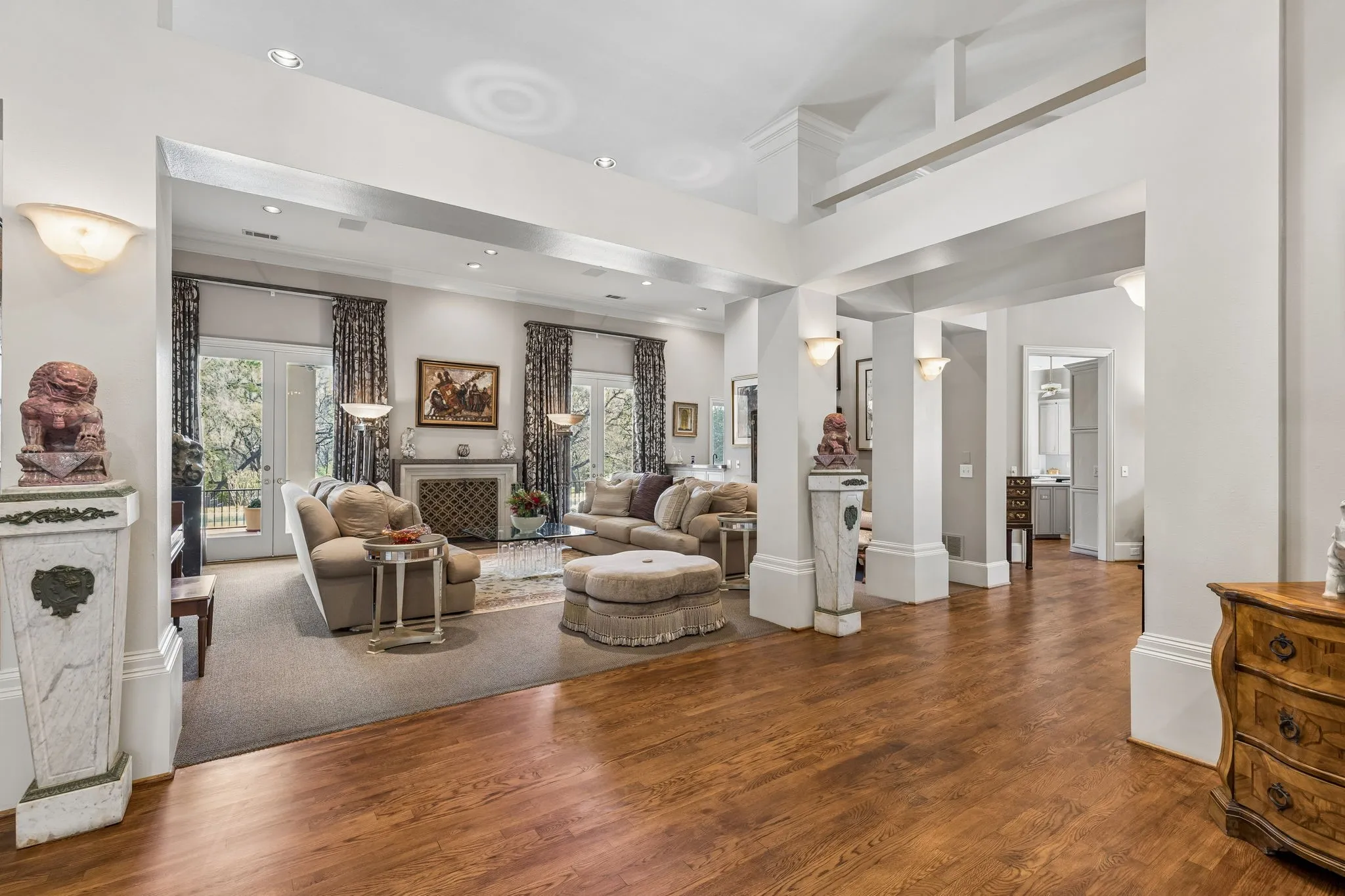 Single Family Residence For Sale in Dallas County , 14900 Winnwood Road, Addison, Texas 75254, 3 Bedroom, 4 Bathroom, 2 Garage spaces, 4,162 Sqft, built in 1990, Preowned, mls#21200576, Real Estate Agent in Addison, Homes For Sale in Dallas county, Homes For Sale in Addison, Realtor in Addison Texas, Real Estate Brokerage Independent Realty Texas, Luminita Cordes Realtor