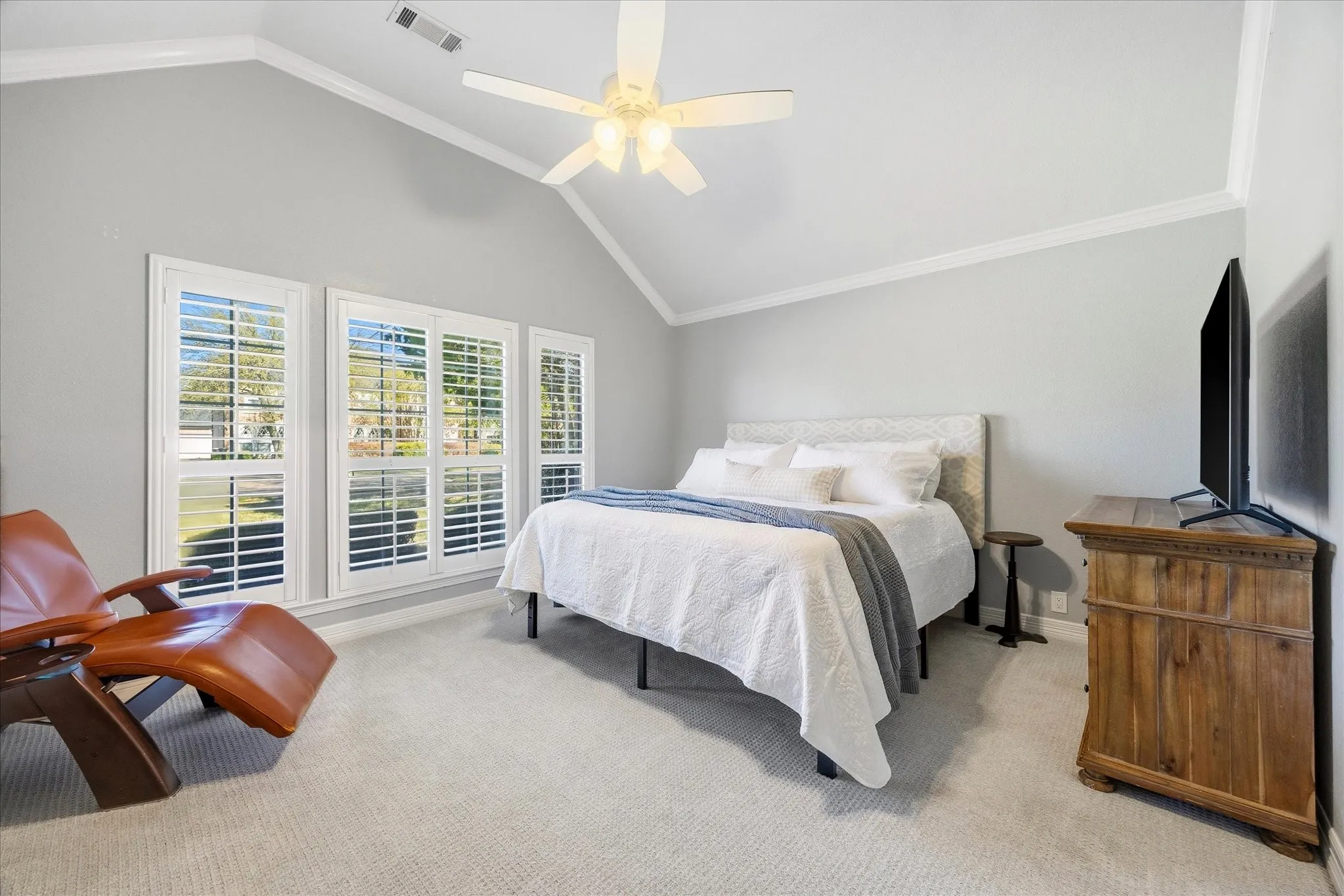 Single Family Residence For Sale in Rockwall County , 200 Stanford Court, Heath, Texas 75032, 4 Bedroom, 2 Bathroom, 3 Garage spaces, 2,542 Sqft, built in 2002, Preowned, mls#21219609, Real Estate Agent in Heath, Homes For Sale in Rockwall county, Homes For Sale in Heath, Realtor in Heath Texas, Real Estate Brokerage Independent Realty Texas, Luminita Cordes Realtor