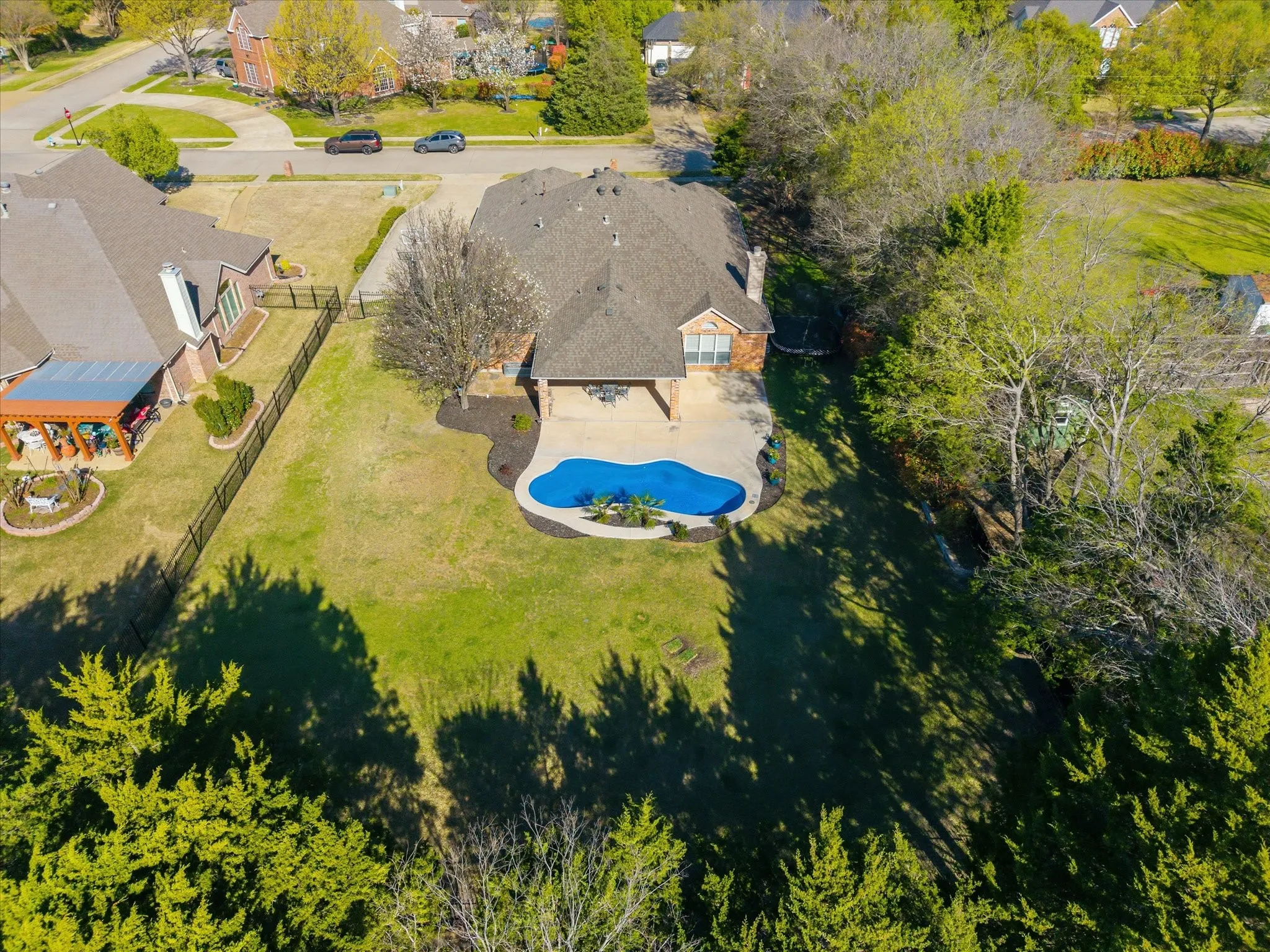 Single Family Residence For Sale in Rockwall County , 200 Stanford Court, Heath, Texas 75032, 4 Bedroom, 2 Bathroom, 3 Garage spaces, 2,542 Sqft, built in 2002, Preowned, mls#21219609, Real Estate Agent in Heath, Homes For Sale in Rockwall county, Homes For Sale in Heath, Realtor in Heath Texas, Real Estate Brokerage Independent Realty Texas, Luminita Cordes Realtor
