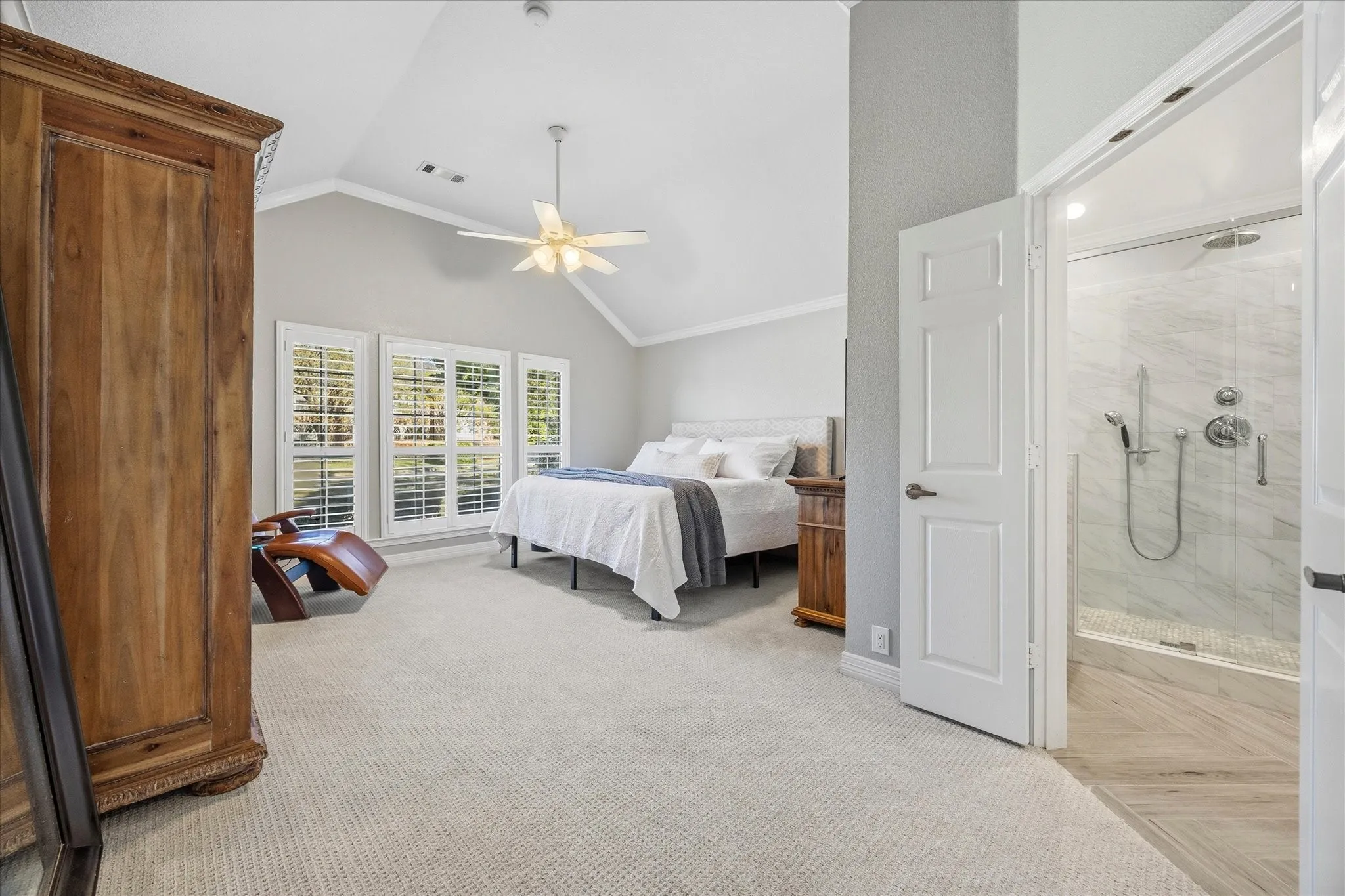 Single Family Residence For Sale in Rockwall County , 200 Stanford Court, Heath, Texas 75032, 4 Bedroom, 2 Bathroom, 3 Garage spaces, 2,542 Sqft, built in 2002, Preowned, mls#21219609, Real Estate Agent in Heath, Homes For Sale in Rockwall county, Homes For Sale in Heath, Realtor in Heath Texas, Real Estate Brokerage Independent Realty Texas, Luminita Cordes Realtor