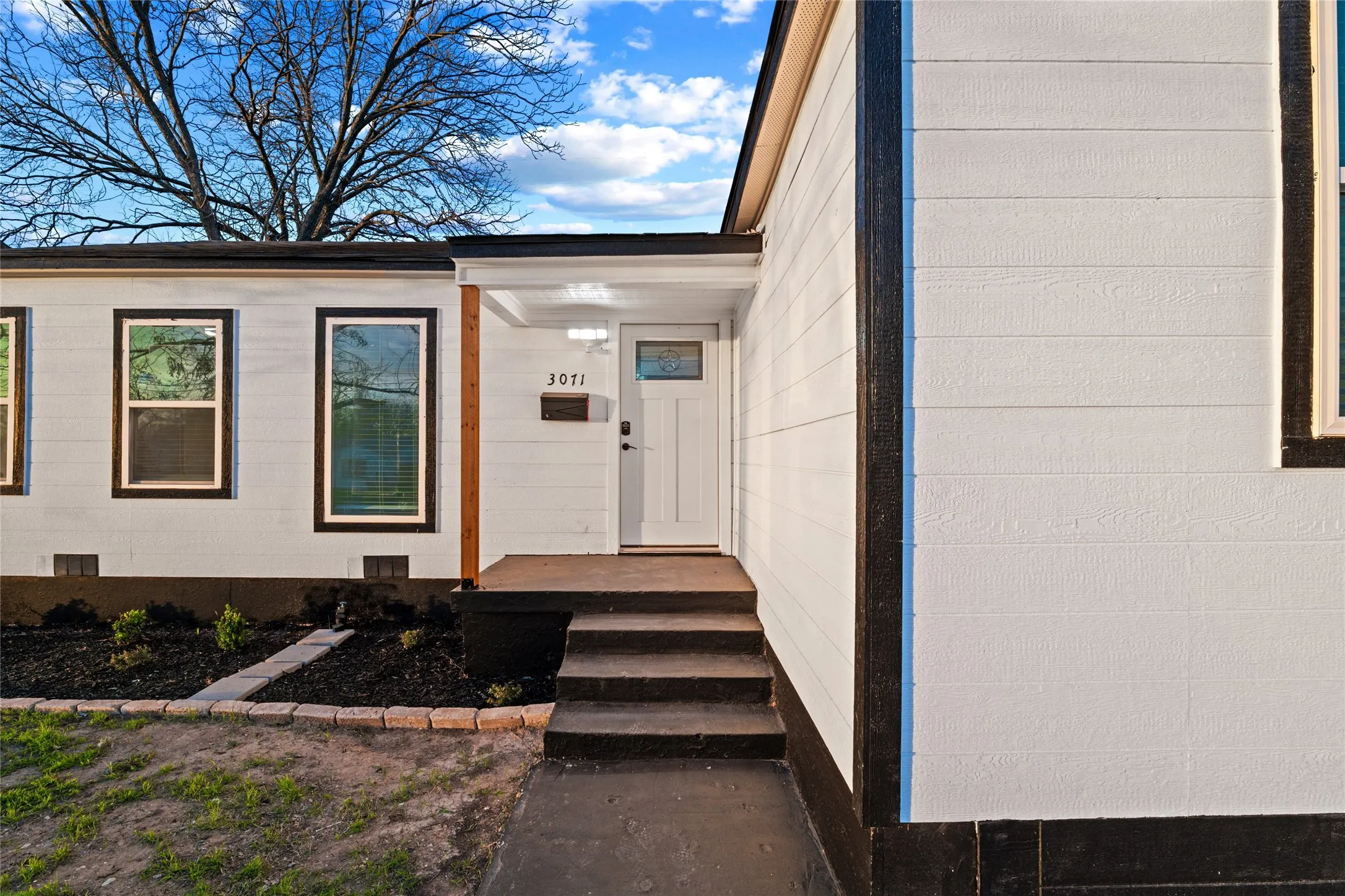 Property entrance with crawl space