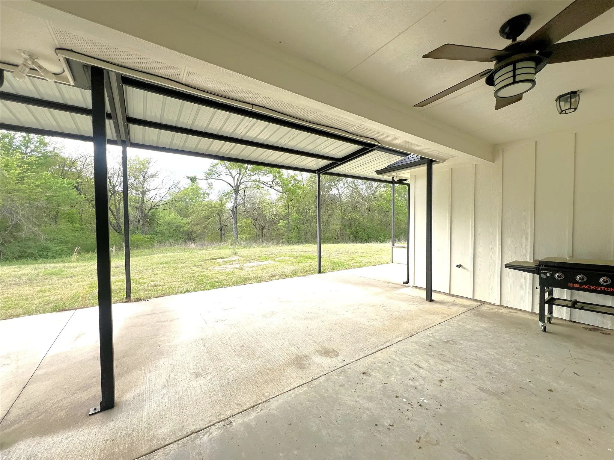 Single Family Residence For Sale in Hopkins County , 511 Interstate Highway 30 E, Sulphur Springs, Texas 75482, 3 Bedrooms, 3 Bathrooms, 2 Garage spaces, 2,701 Sqft, built in 2020, Preowned, Price $550,000, mls#21211236, Real Estate Agent in Sulphur Springs, Homes For Sale in Hopkins county, Homes For Sale in Sulphur Springs, Realtor in Sulphur Springs Texas, Real Estate Brokerage Independent Realty Texas, Luminita Cordes Realtor