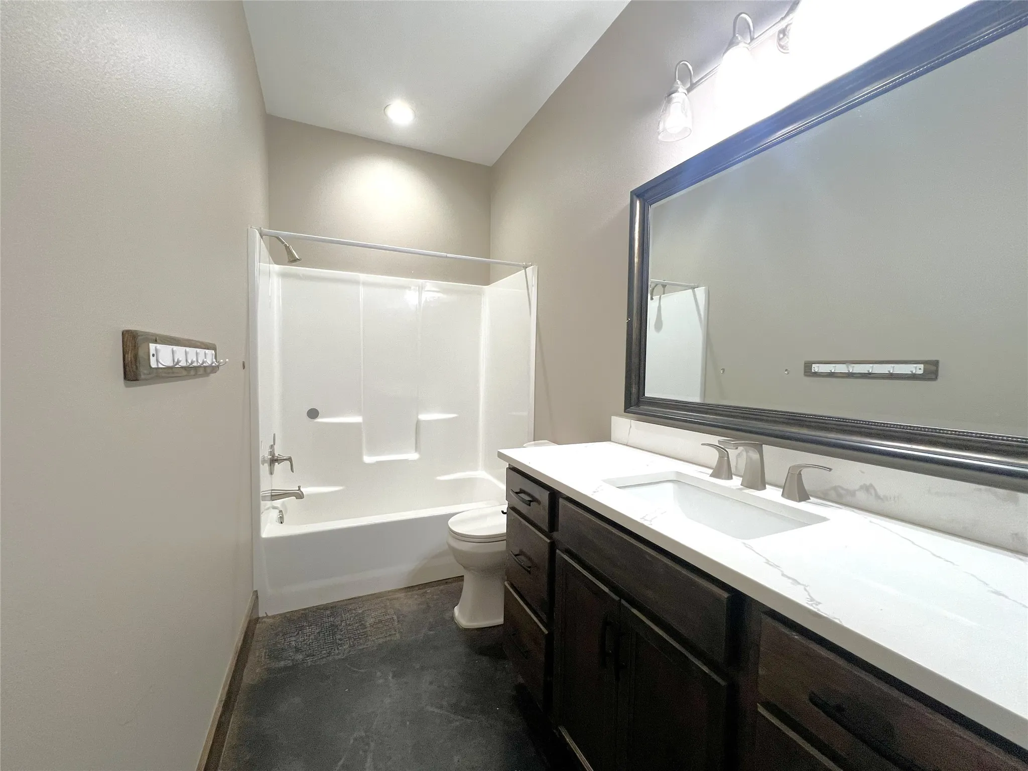 Single Family Residence For Sale in Hopkins County , 511 Interstate Highway 30 E, Sulphur Springs, Texas 75482, 3 Bedrooms, 3 Bathrooms, 2 Garage spaces, 2,701 Sqft, built in 2020, Preowned, Price $550,000, mls#21211236, Real Estate Agent in Sulphur Springs, Homes For Sale in Hopkins county, Homes For Sale in Sulphur Springs, Realtor in Sulphur Springs Texas, Real Estate Brokerage Independent Realty Texas, Luminita Cordes Realtor
