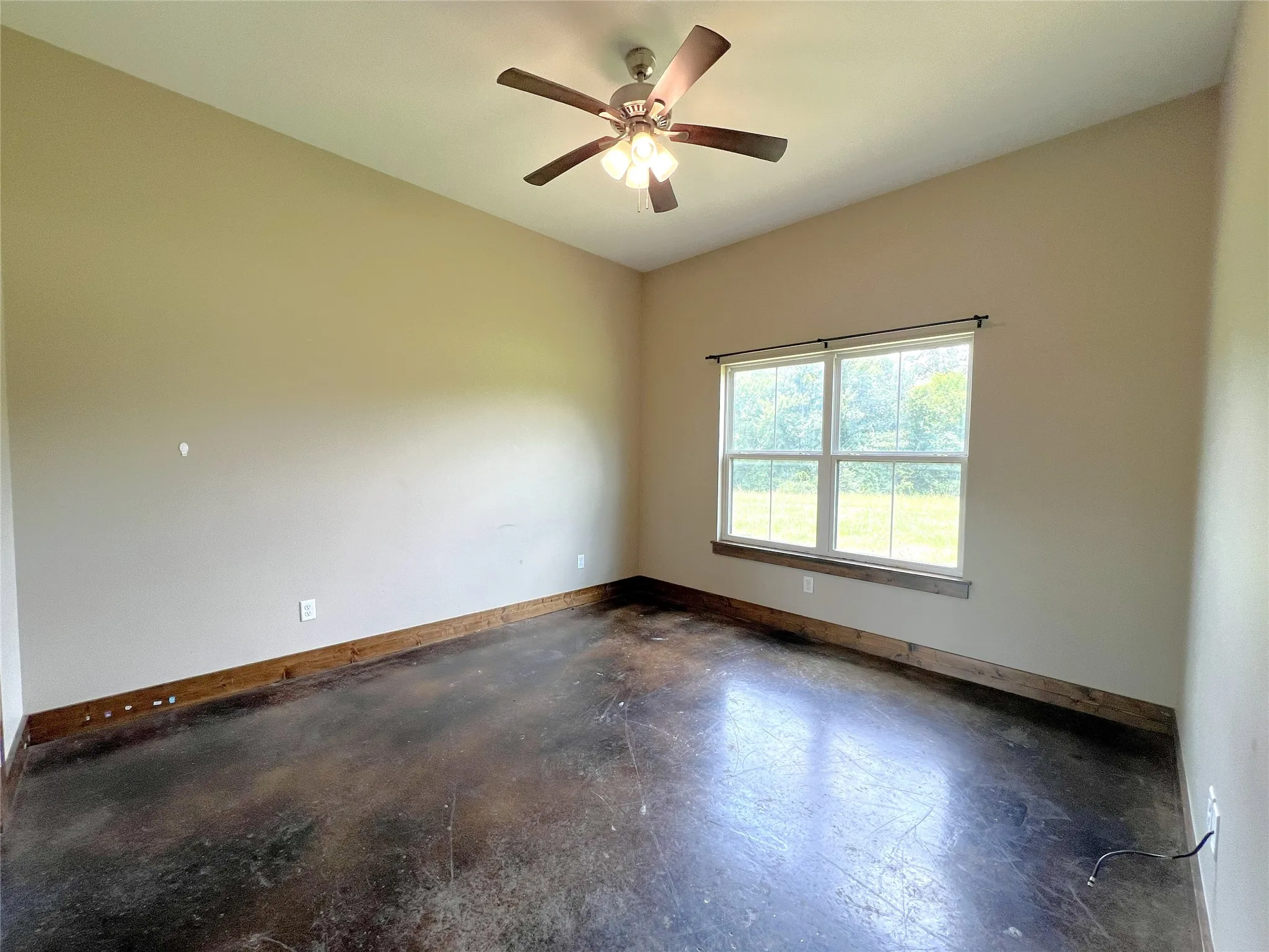 Single Family Residence For Sale in Hopkins County , 511 Interstate Highway 30 E, Sulphur Springs, Texas 75482, 3 Bedrooms, 3 Bathrooms, 2 Garage spaces, 2,701 Sqft, built in 2020, Preowned, Price $550,000, mls#21211236, Real Estate Agent in Sulphur Springs, Homes For Sale in Hopkins county, Homes For Sale in Sulphur Springs, Realtor in Sulphur Springs Texas, Real Estate Brokerage Independent Realty Texas, Luminita Cordes Realtor
