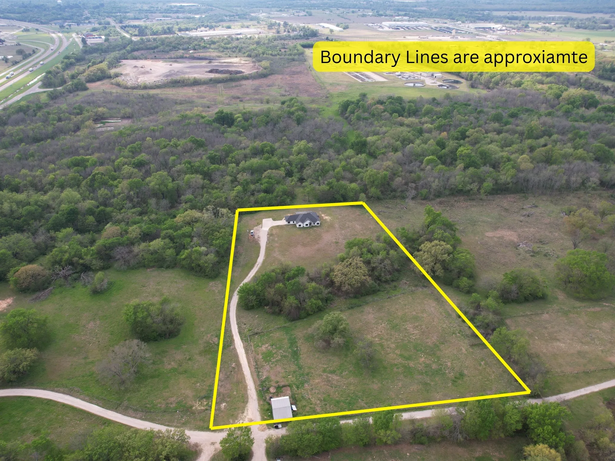 Single Family Residence For Sale in Hopkins County , 511 Interstate Highway 30 E, Sulphur Springs, Texas 75482, 3 Bedrooms, 3 Bathrooms, 2 Garage spaces, 2,701 Sqft, built in 2020, Preowned, Price $550,000, mls#21211236, Real Estate Agent in Sulphur Springs, Homes For Sale in Hopkins county, Homes For Sale in Sulphur Springs, Realtor in Sulphur Springs Texas, Real Estate Brokerage Independent Realty Texas, Luminita Cordes Realtor