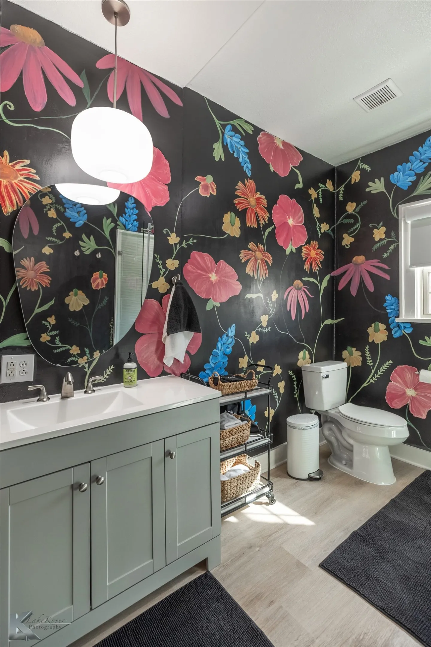 Single Family Residence For Sale in Taylor County , 1934 Sayles Boulevard, Abilene, Texas 79605, 4 Bedrooms, 3 Bathrooms, Garage spaces, 1,989 Sqft, built in 1932, Preowned, Price $349,900, mls#21219666, Real Estate Agent in Abilene, Homes For Sale in Taylor county, Homes For Sale in Abilene, Realtor in Abilene Texas, Real Estate Brokerage Independent Realty Texas, Luminita Cordes Realtor