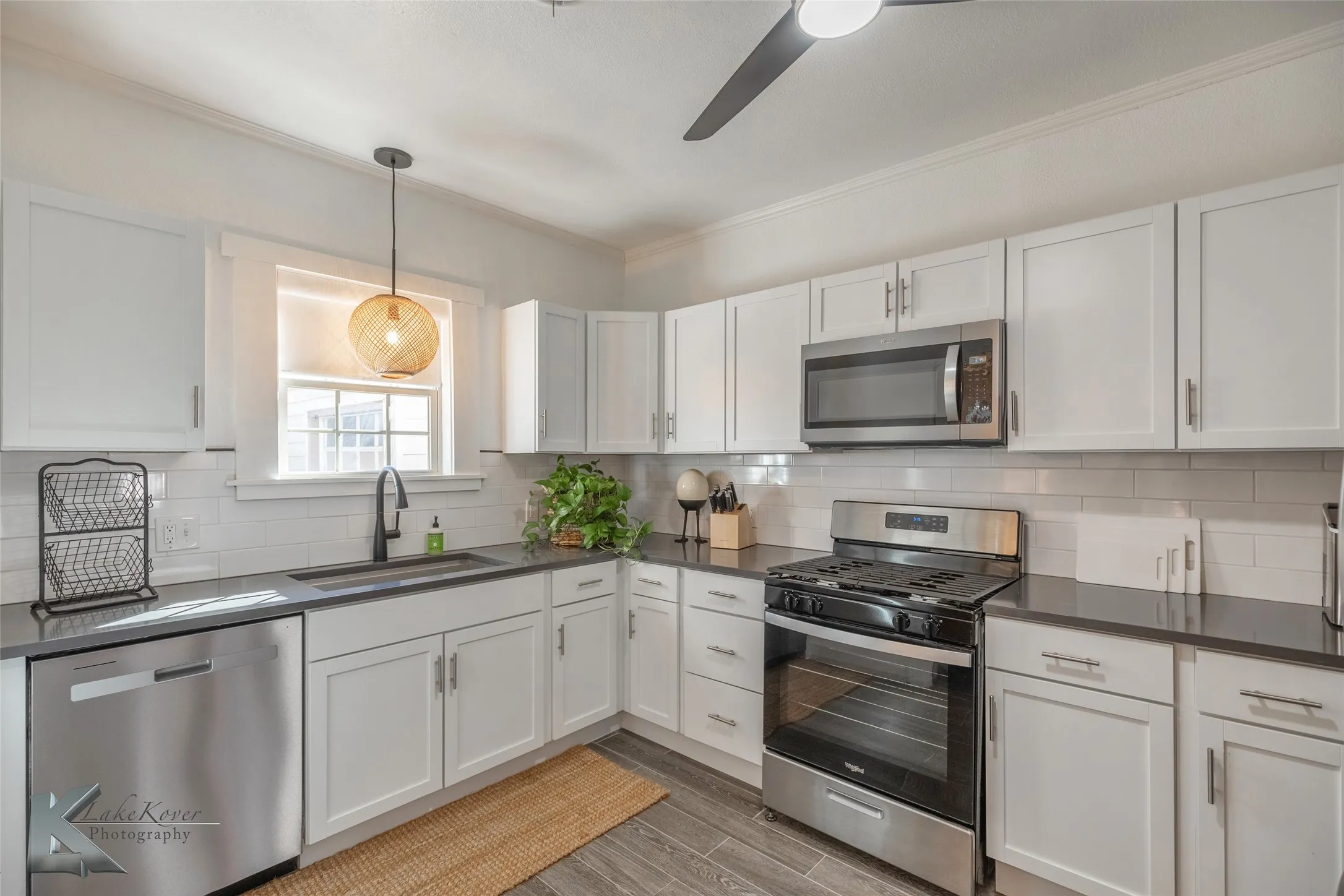 Single Family Residence For Sale in Taylor County , 1934 Sayles Boulevard, Abilene, Texas 79605, 4 Bedrooms, 3 Bathrooms, Garage spaces, 1,989 Sqft, built in 1932, Preowned, Price $349,900, mls#21219666, Real Estate Agent in Abilene, Homes For Sale in Taylor county, Homes For Sale in Abilene, Realtor in Abilene Texas, Real Estate Brokerage Independent Realty Texas, Luminita Cordes Realtor