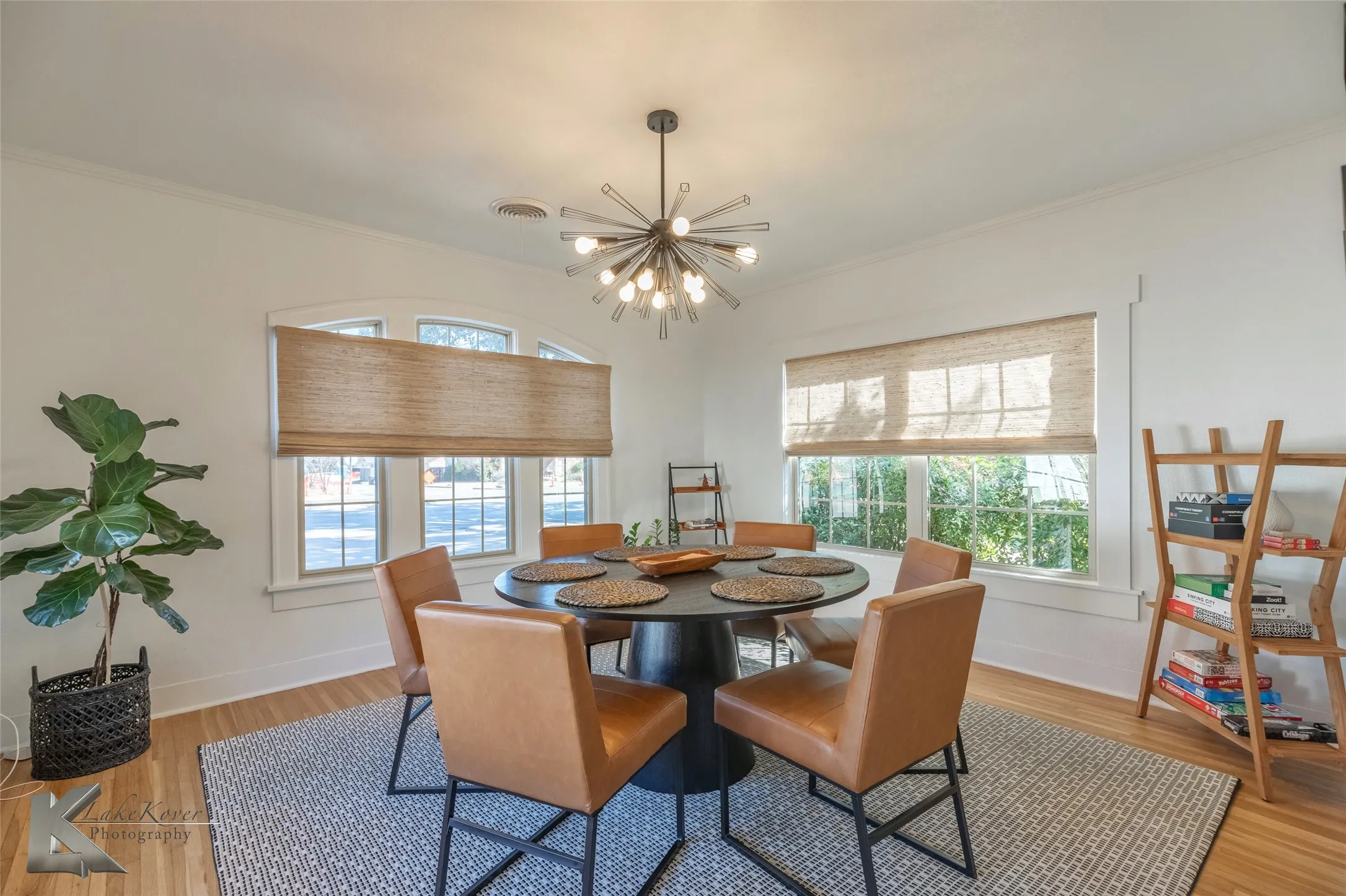 Single Family Residence For Sale in Taylor County , 1934 Sayles Boulevard, Abilene, Texas 79605, 4 Bedrooms, 3 Bathrooms, Garage spaces, 1,989 Sqft, built in 1932, Preowned, Price $349,900, mls#21219666, Real Estate Agent in Abilene, Homes For Sale in Taylor county, Homes For Sale in Abilene, Realtor in Abilene Texas, Real Estate Brokerage Independent Realty Texas, Luminita Cordes Realtor